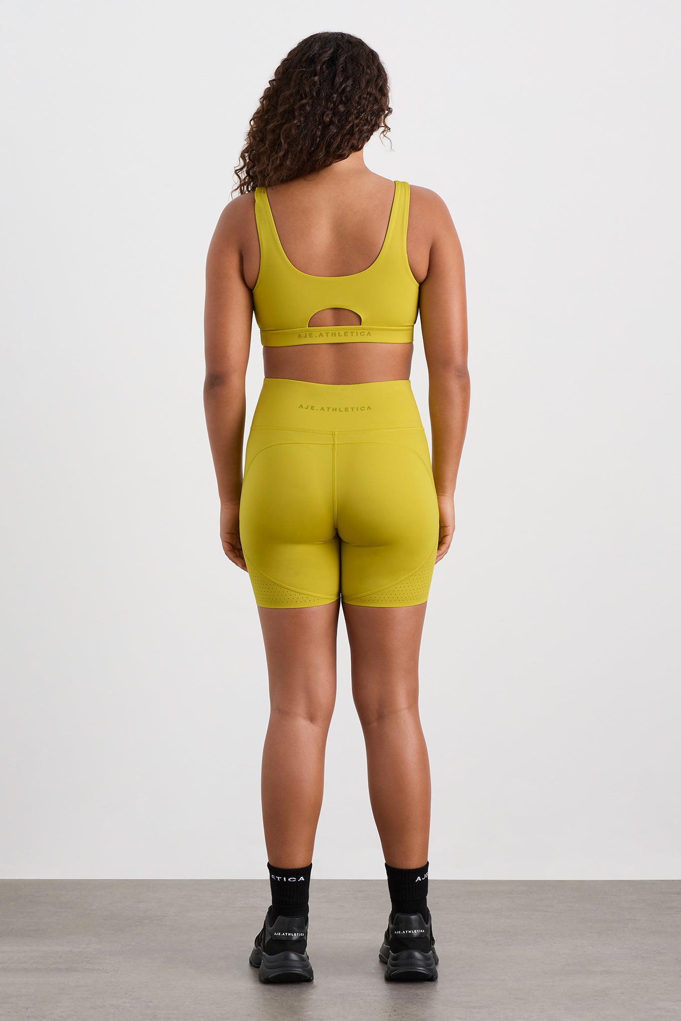 242AA1028_SLR-BLZ_10_1696309459