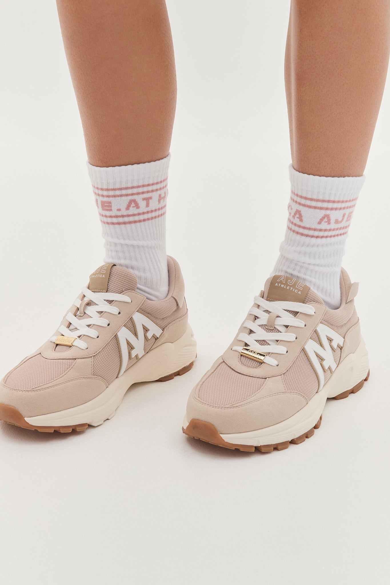 242AA8157_WHT-BLSH_3_1752548307