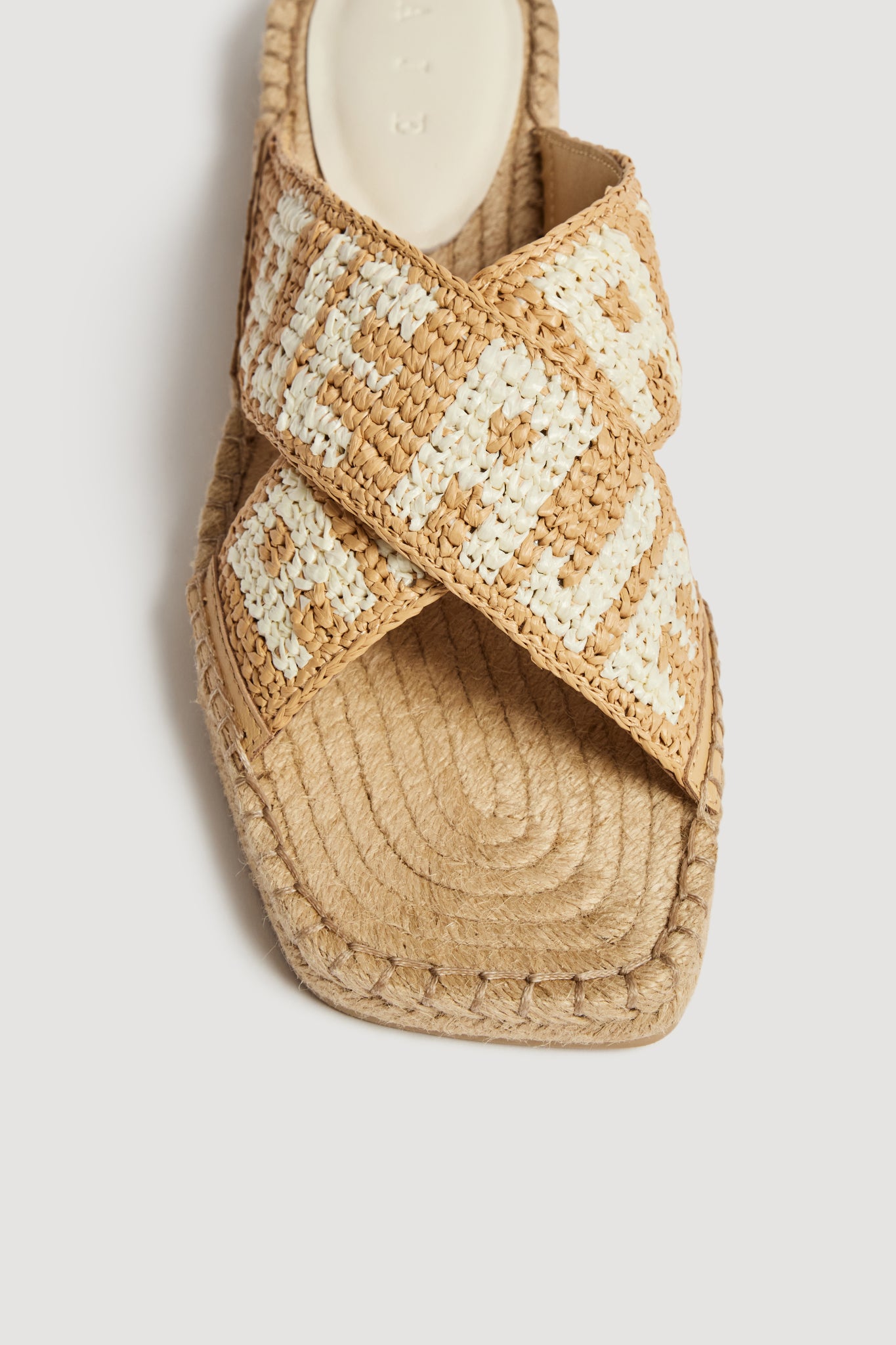 24RE7084_NAT-IVRY_5_1758715184