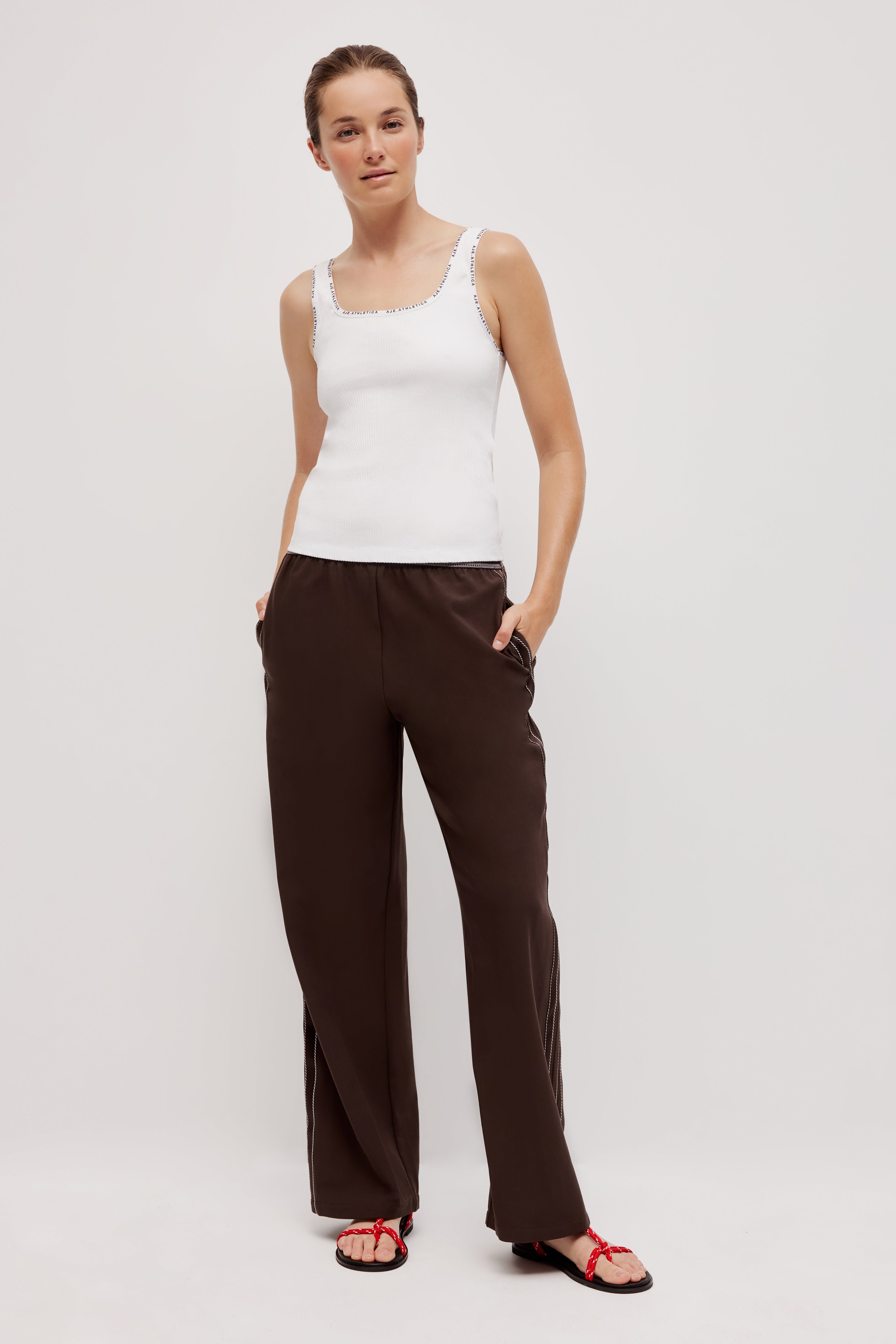 251AA3009_CHOC_1_1760324611