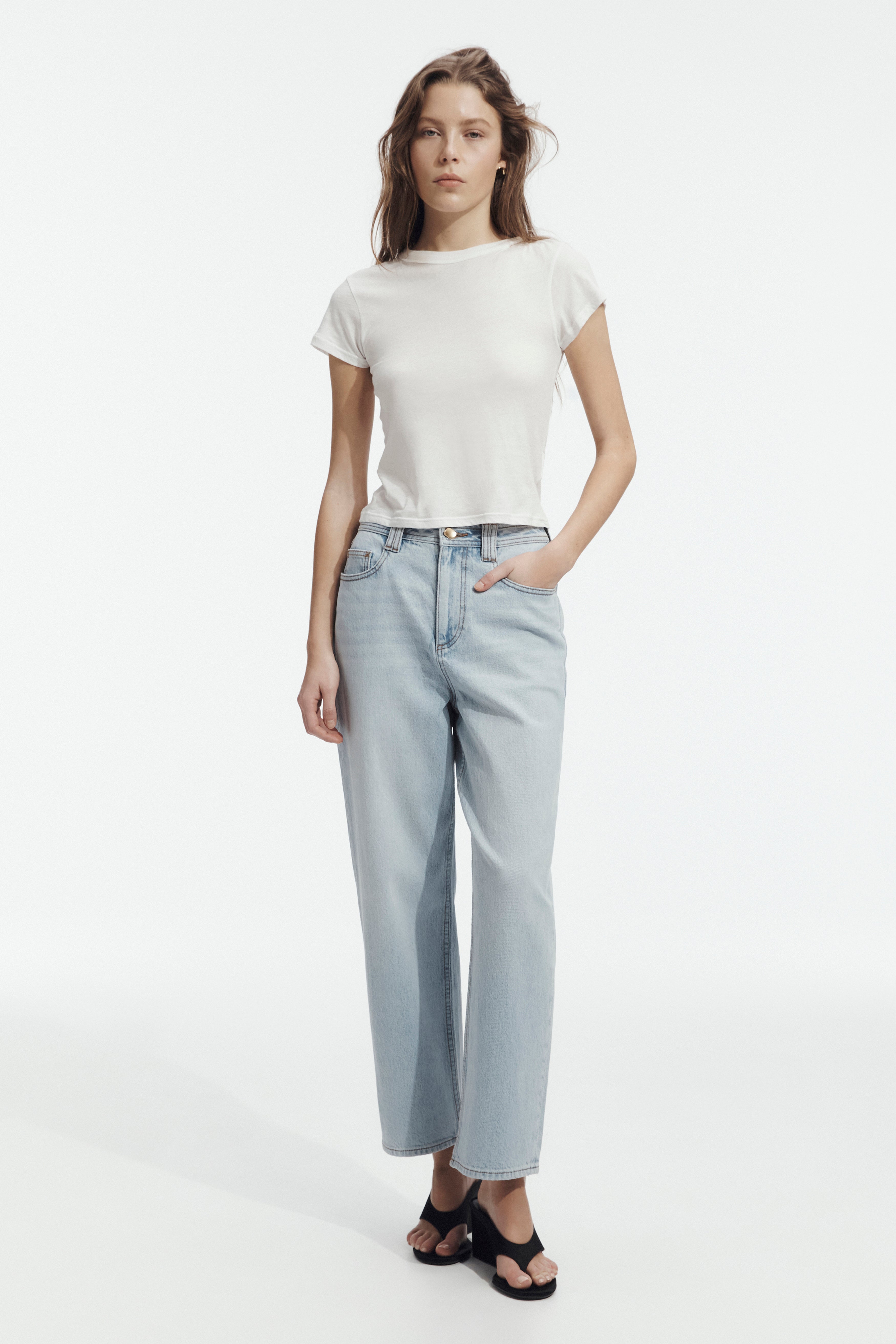 Billie Straight Ankle Jean