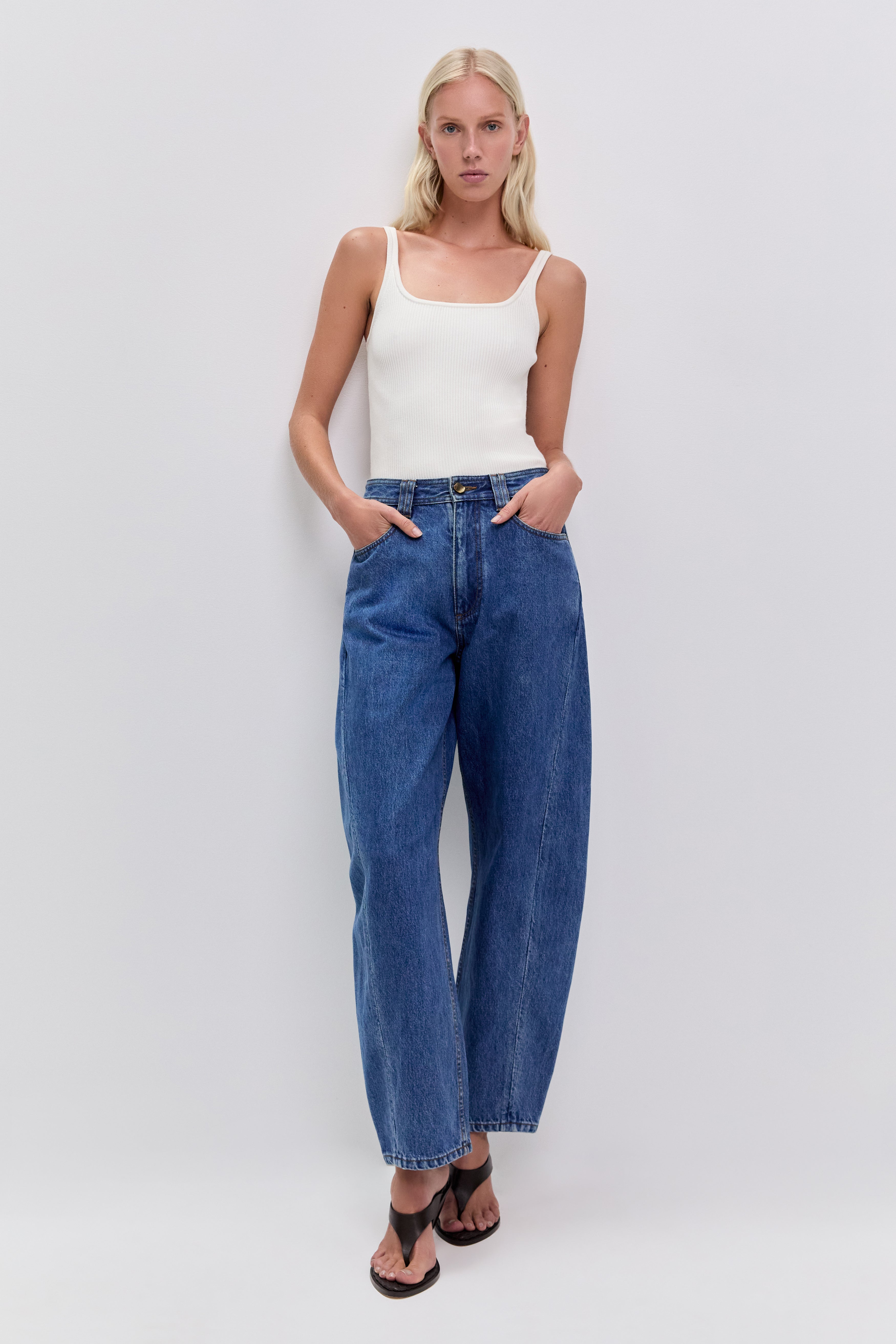 Stevie Barrel Ankle Jean