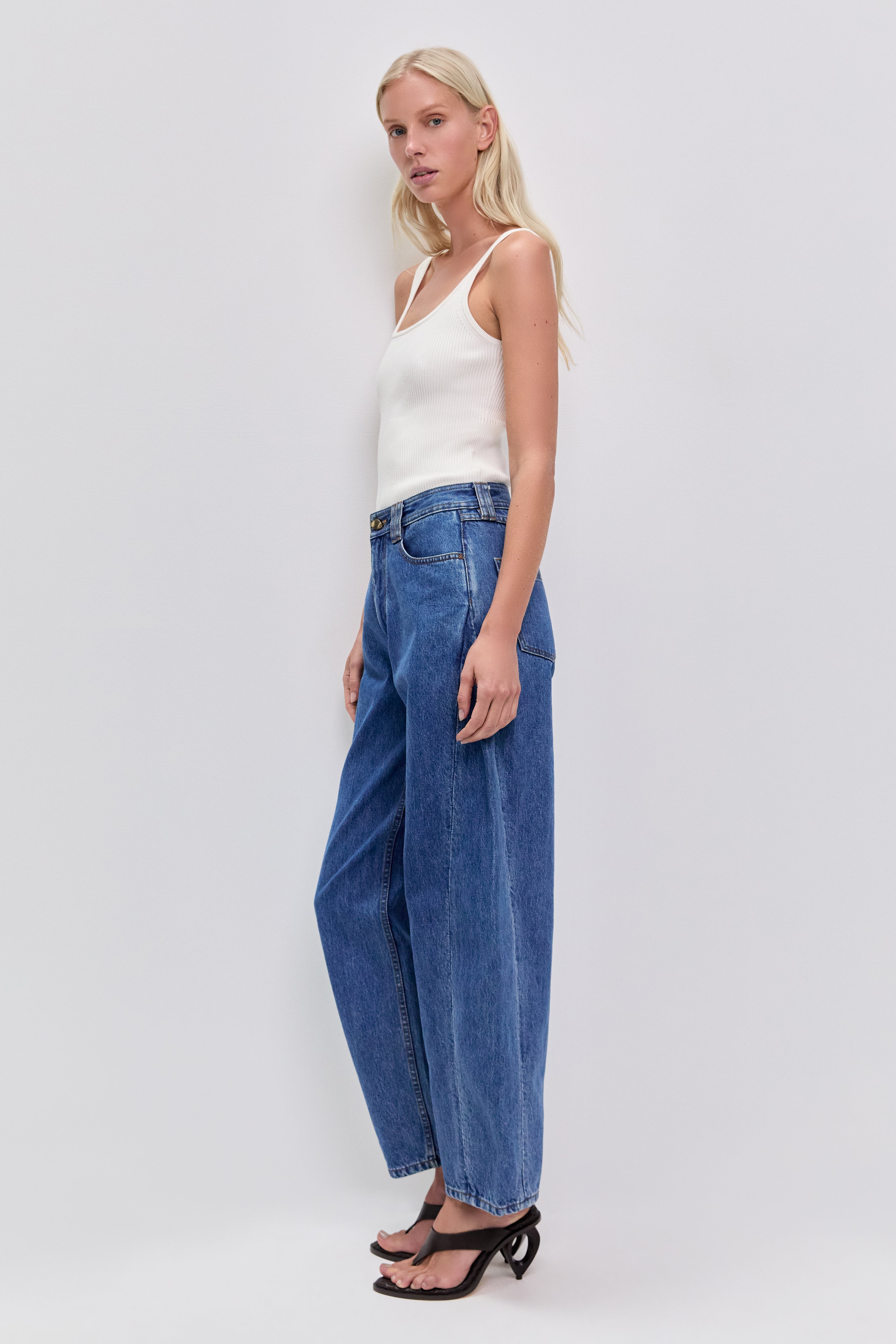 Stevie Barrel Ankle Jean