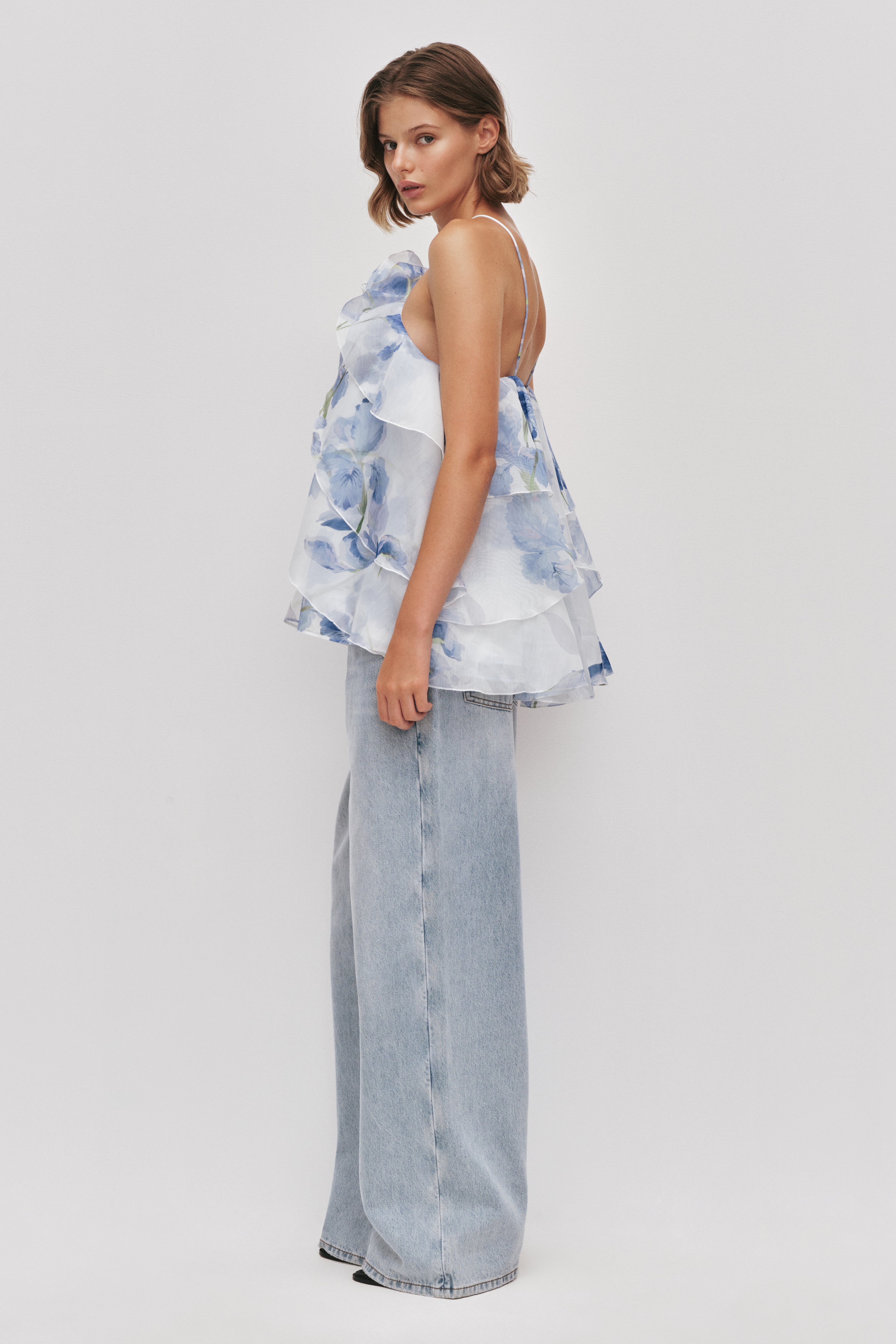 25RE1066_IRIS_5_1770595179