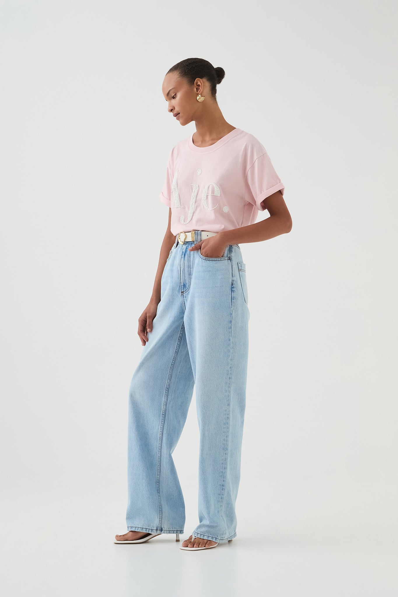 25RE1117_BLNPNK-WHT_4_1743483449