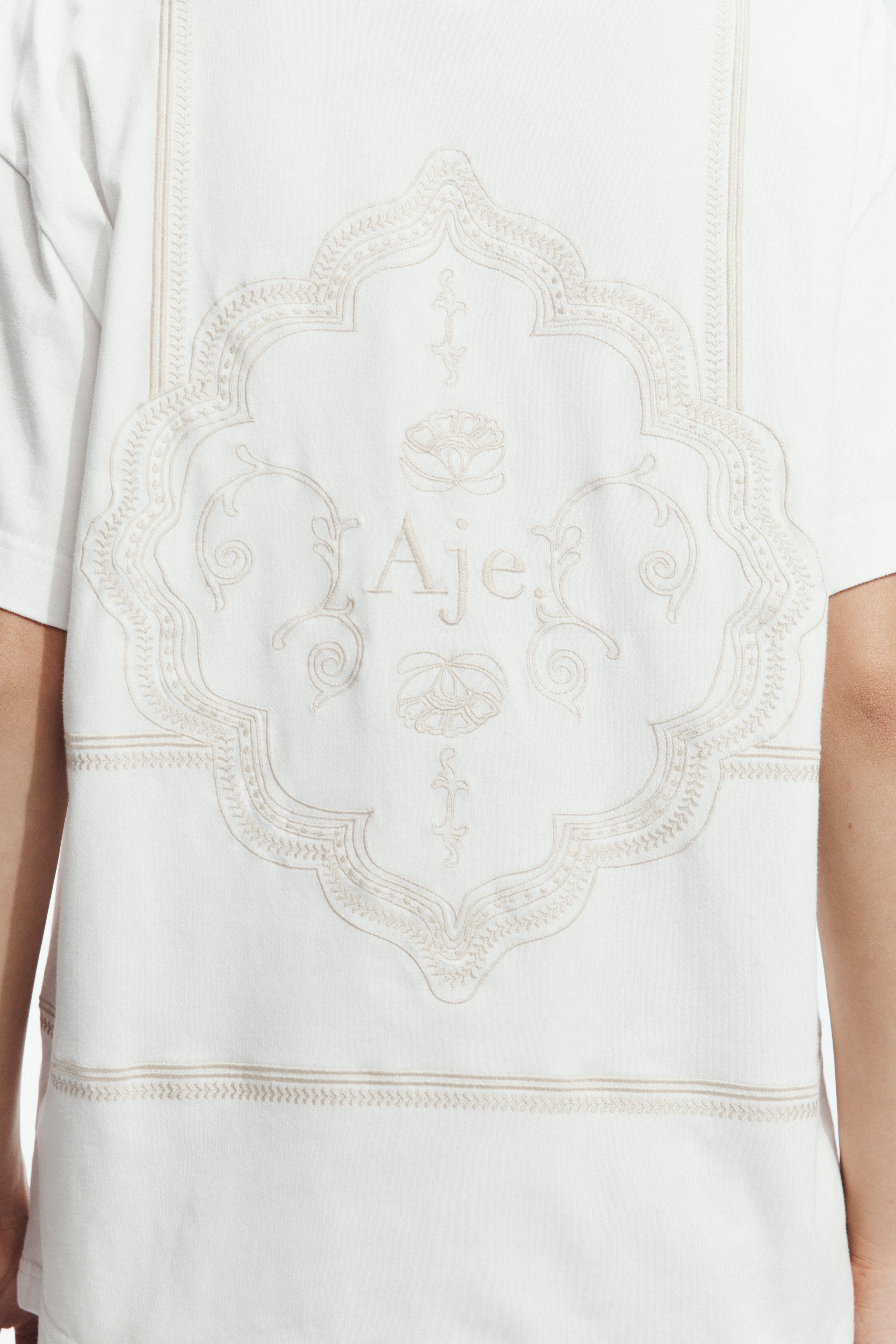 Lotus Tee