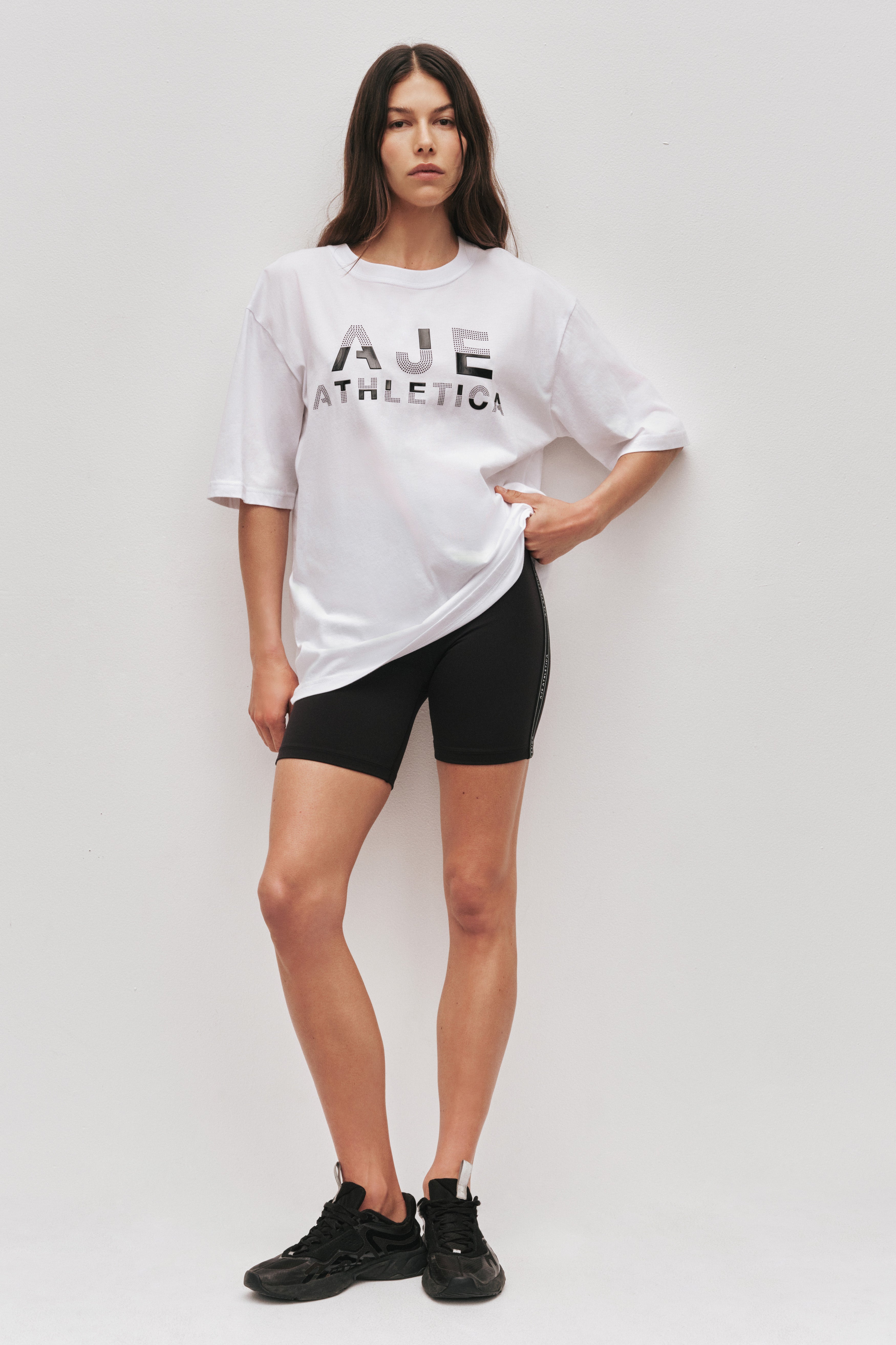 261AA1053_WHT_5_1756811428