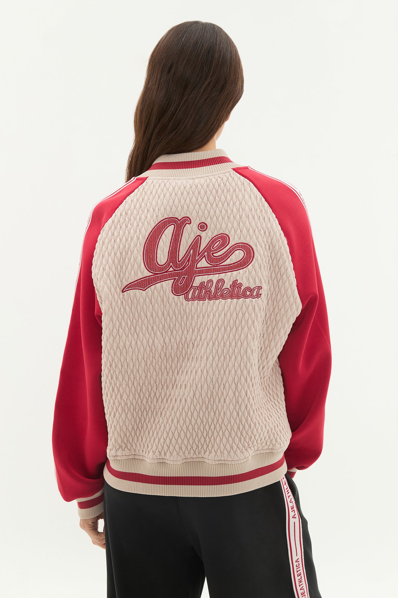 261AA2011_PLS-RD-STN_1_1750223565