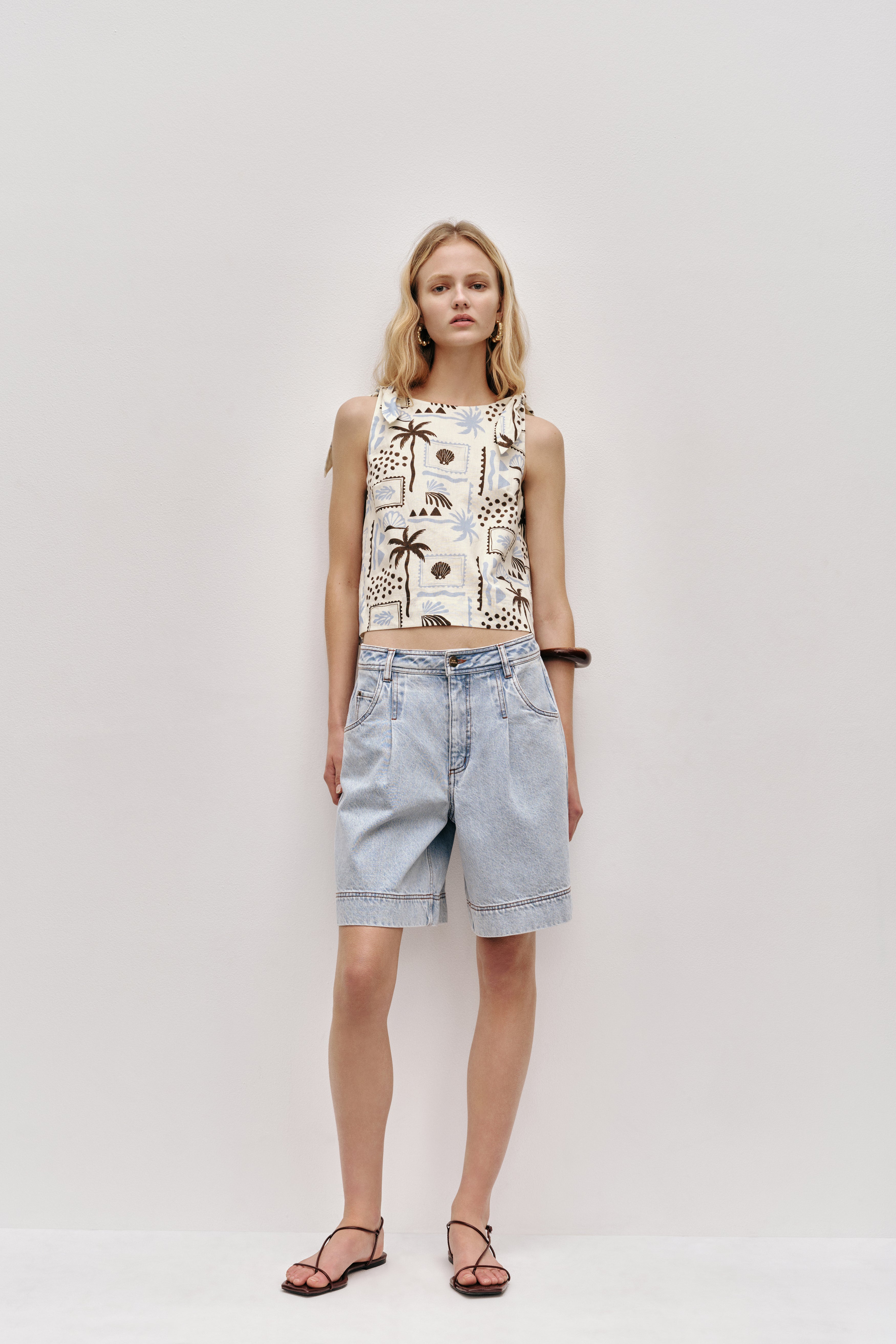 261AS1013_POSTCARD_1_1756892114