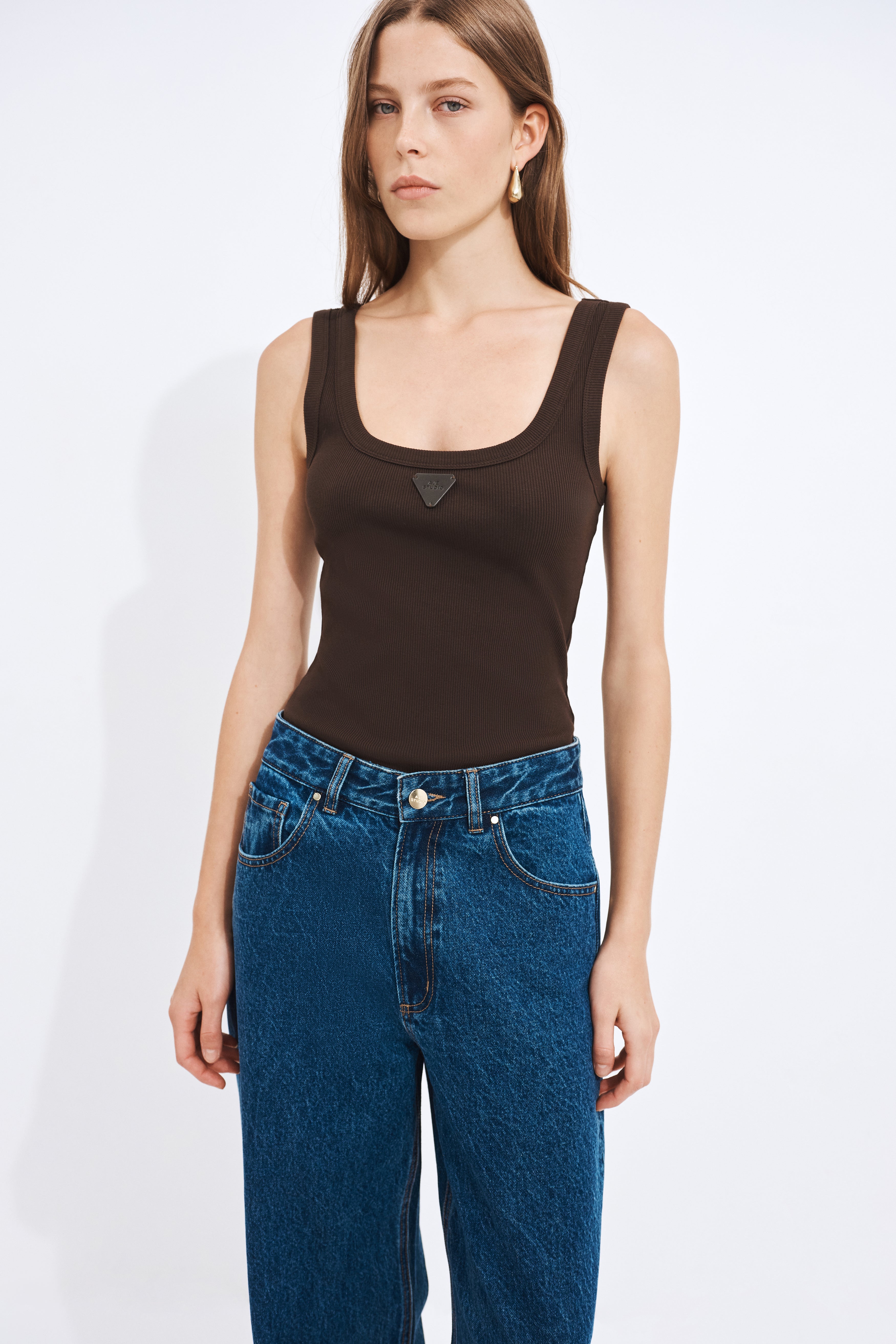 Cowrie Scoop Tank
