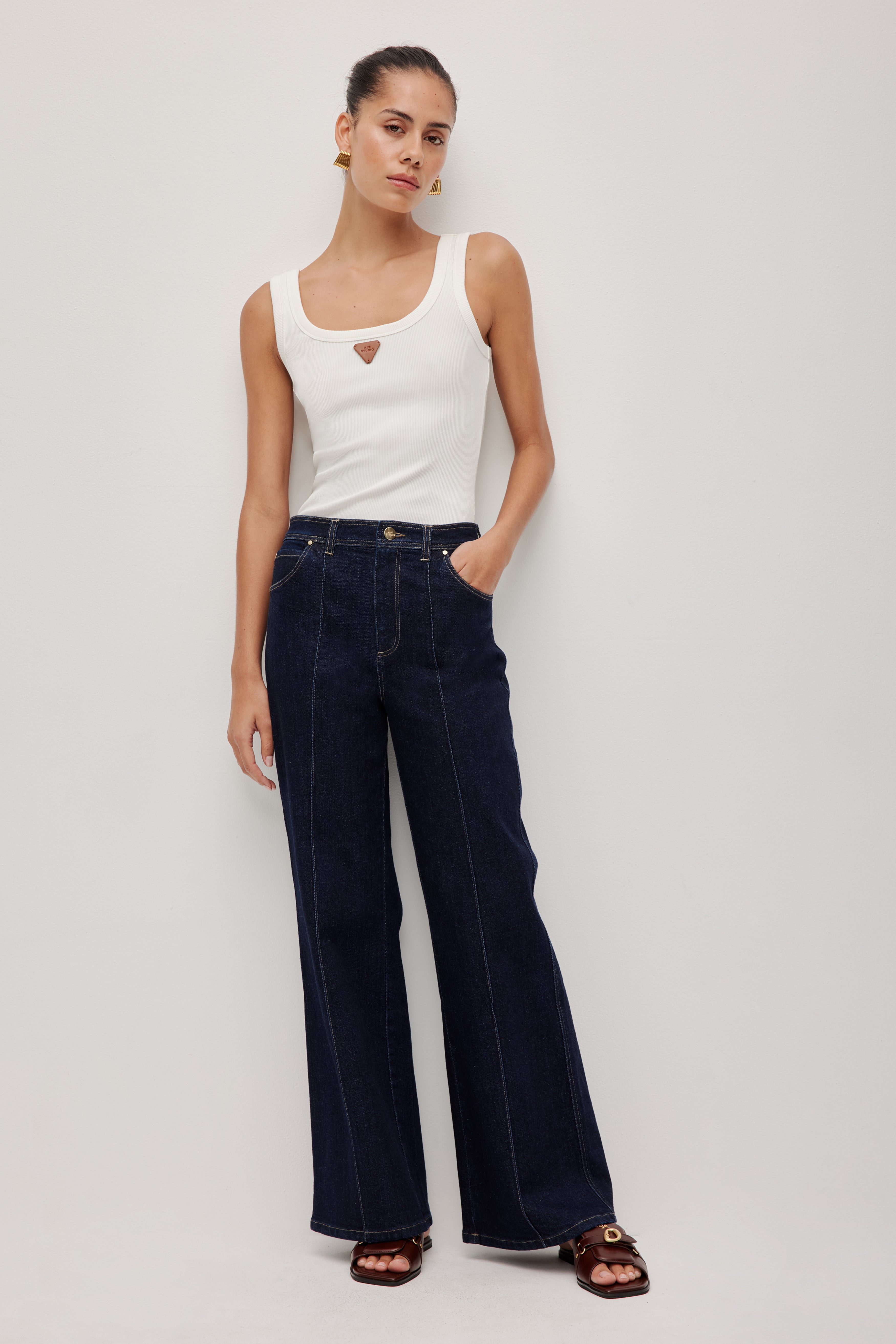 261AS1049_WHT_1_1771293806