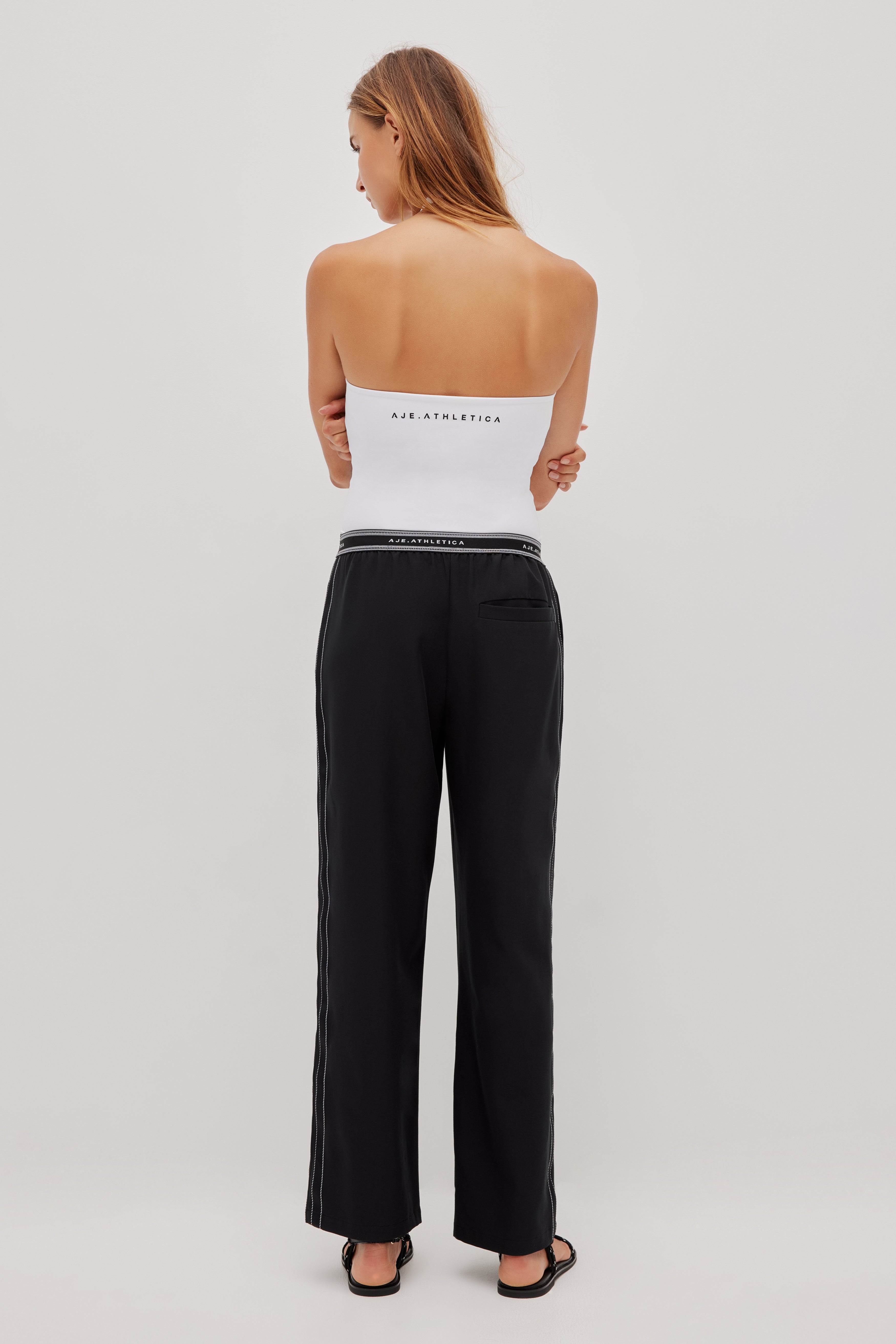 262AA1004_WHT_6_1762130009