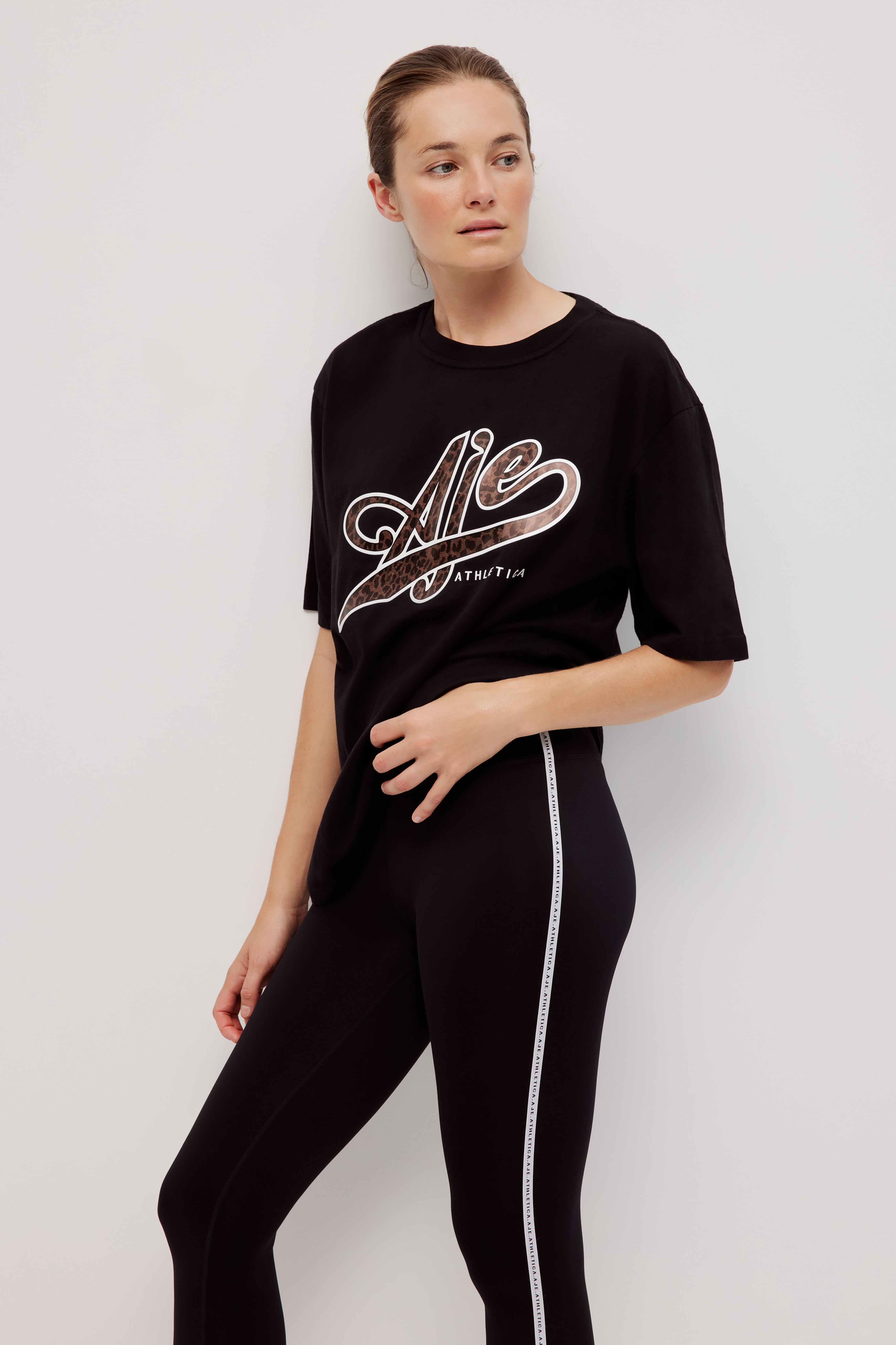 262AA1029_BLK_4_1759902683