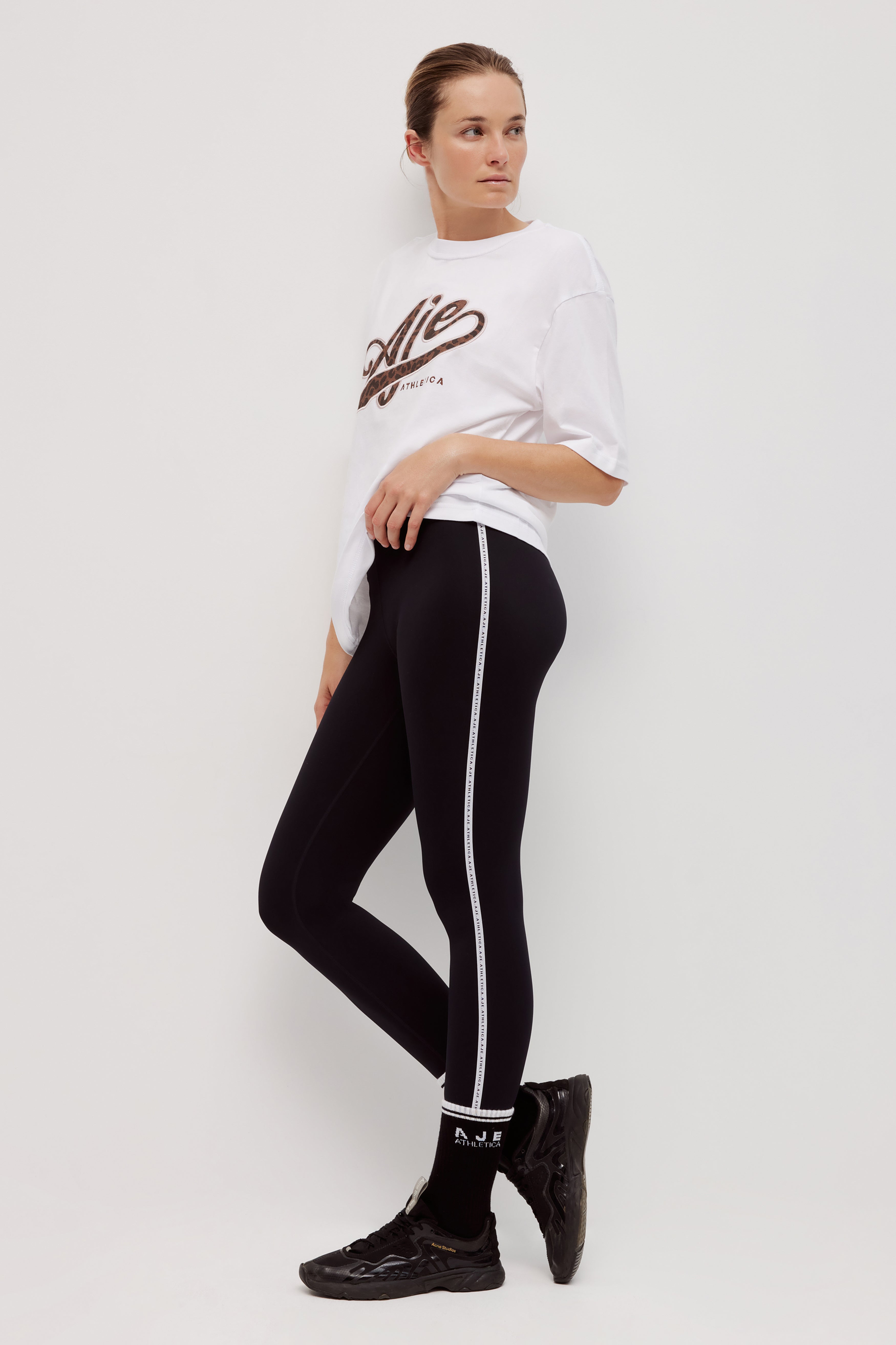 262AA1029_WHT_3_1760060104