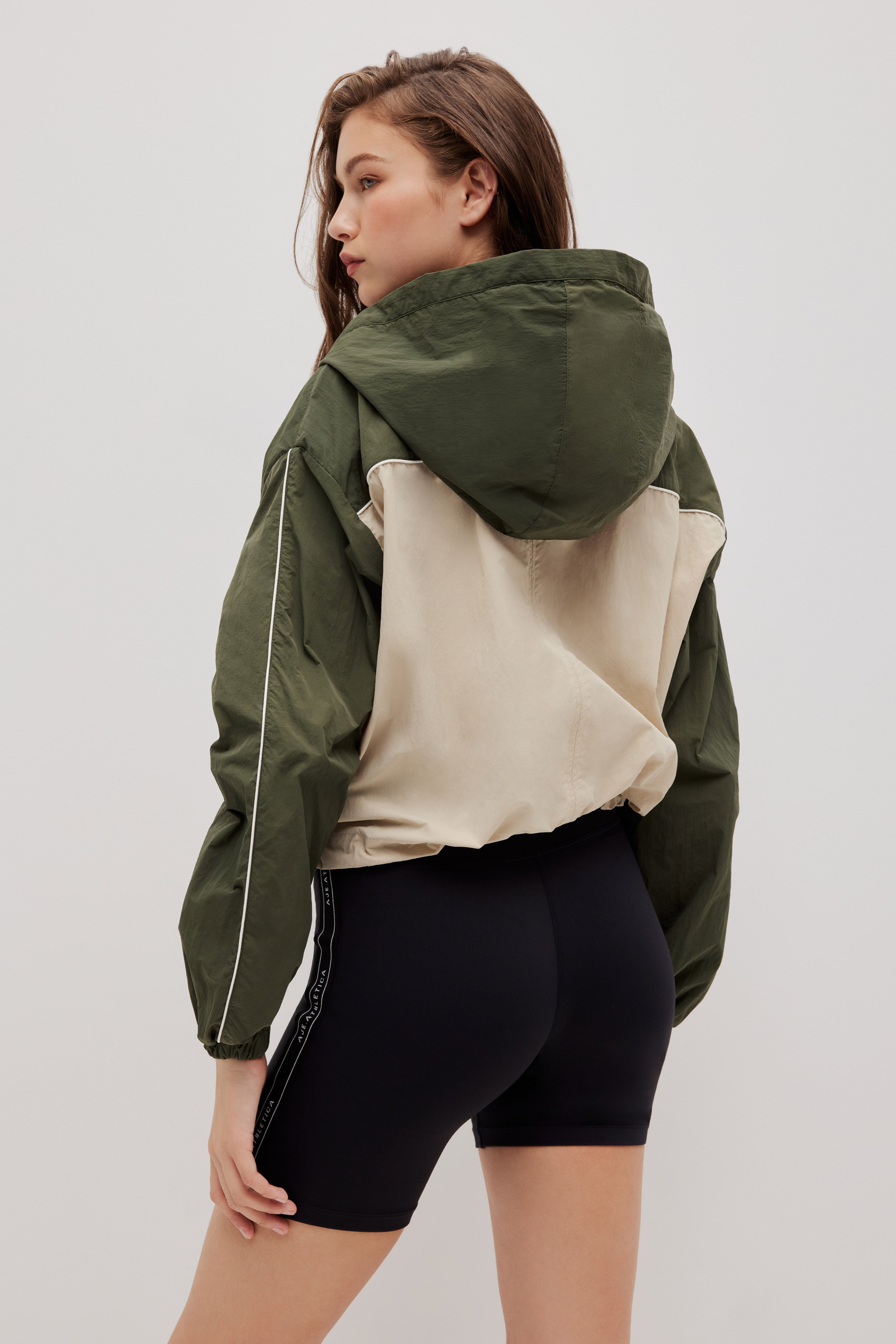 262AA2004_MLTI_6_1762209411