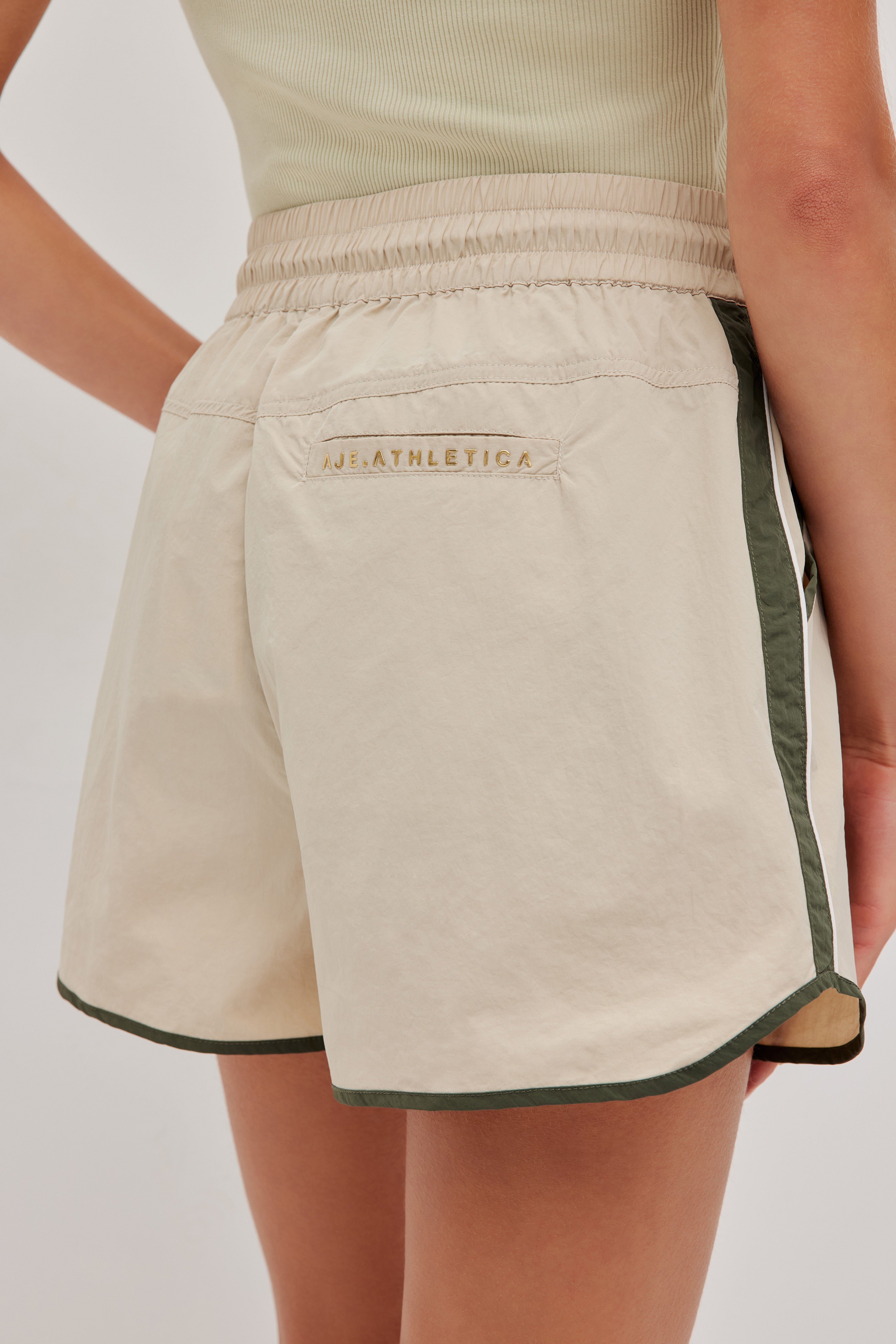 262AA3019_MLTI_4_1762209527