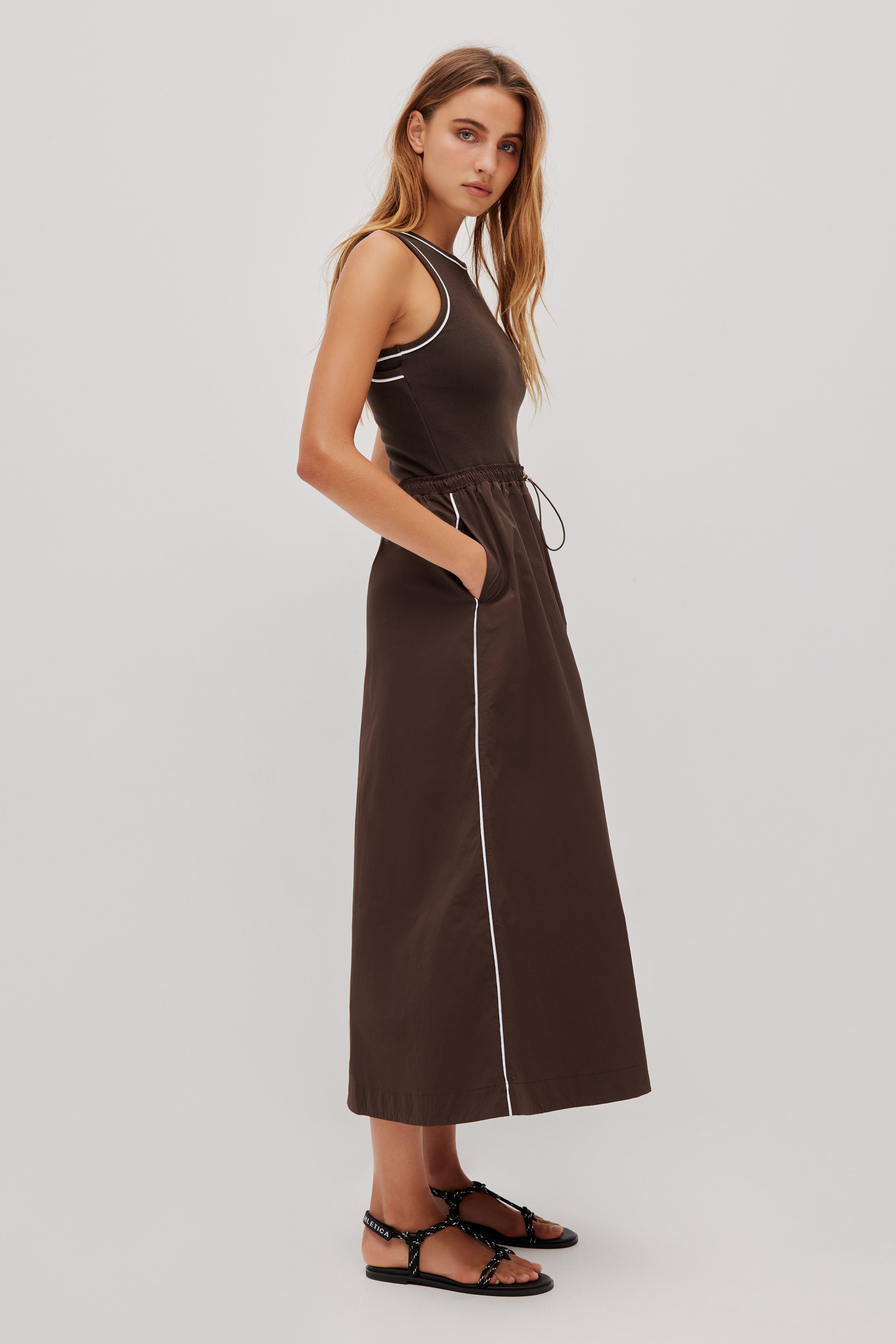 262AA5000_CHOC_3_1762129345