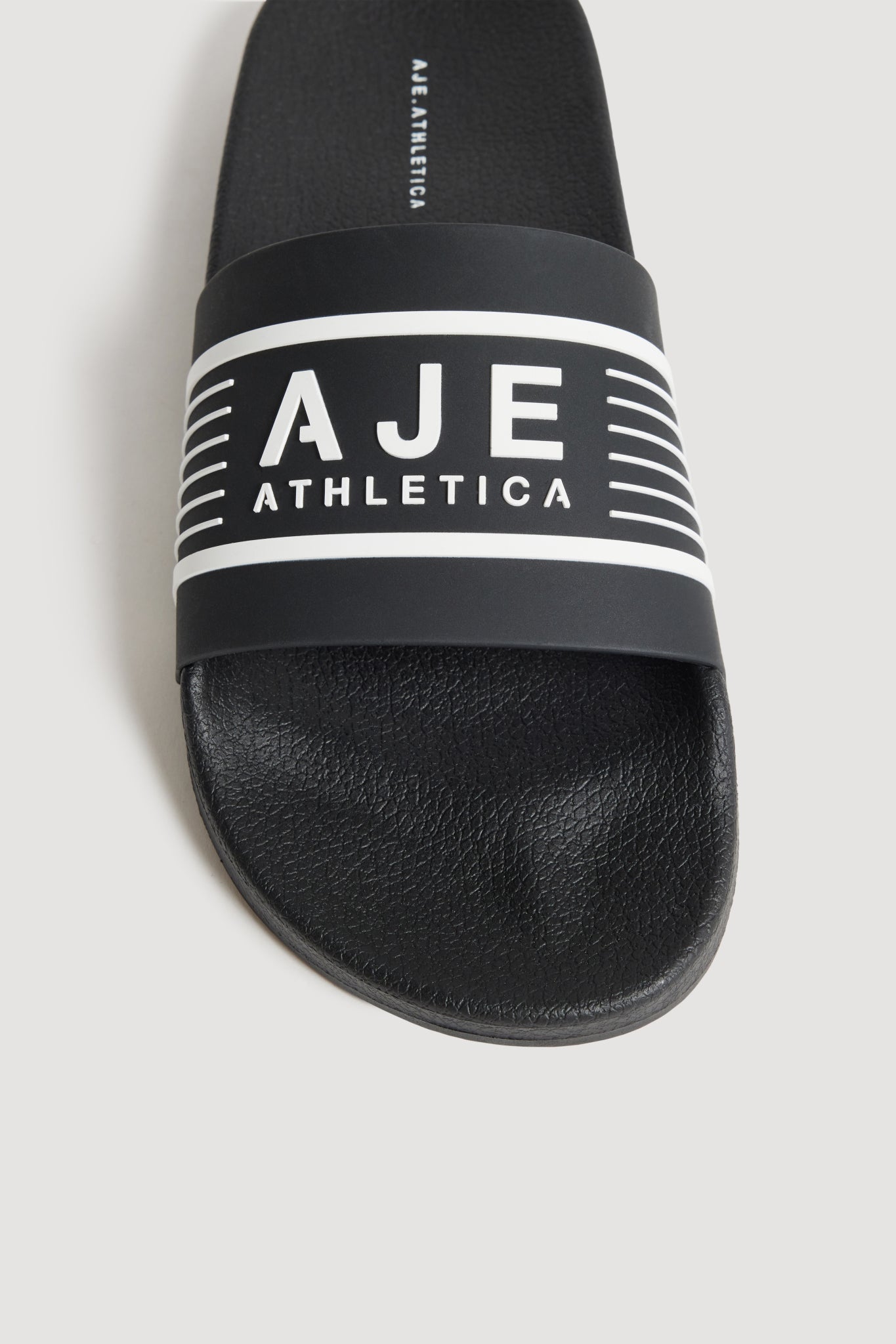 262AA7283_BLK-WHT_4_1759731185