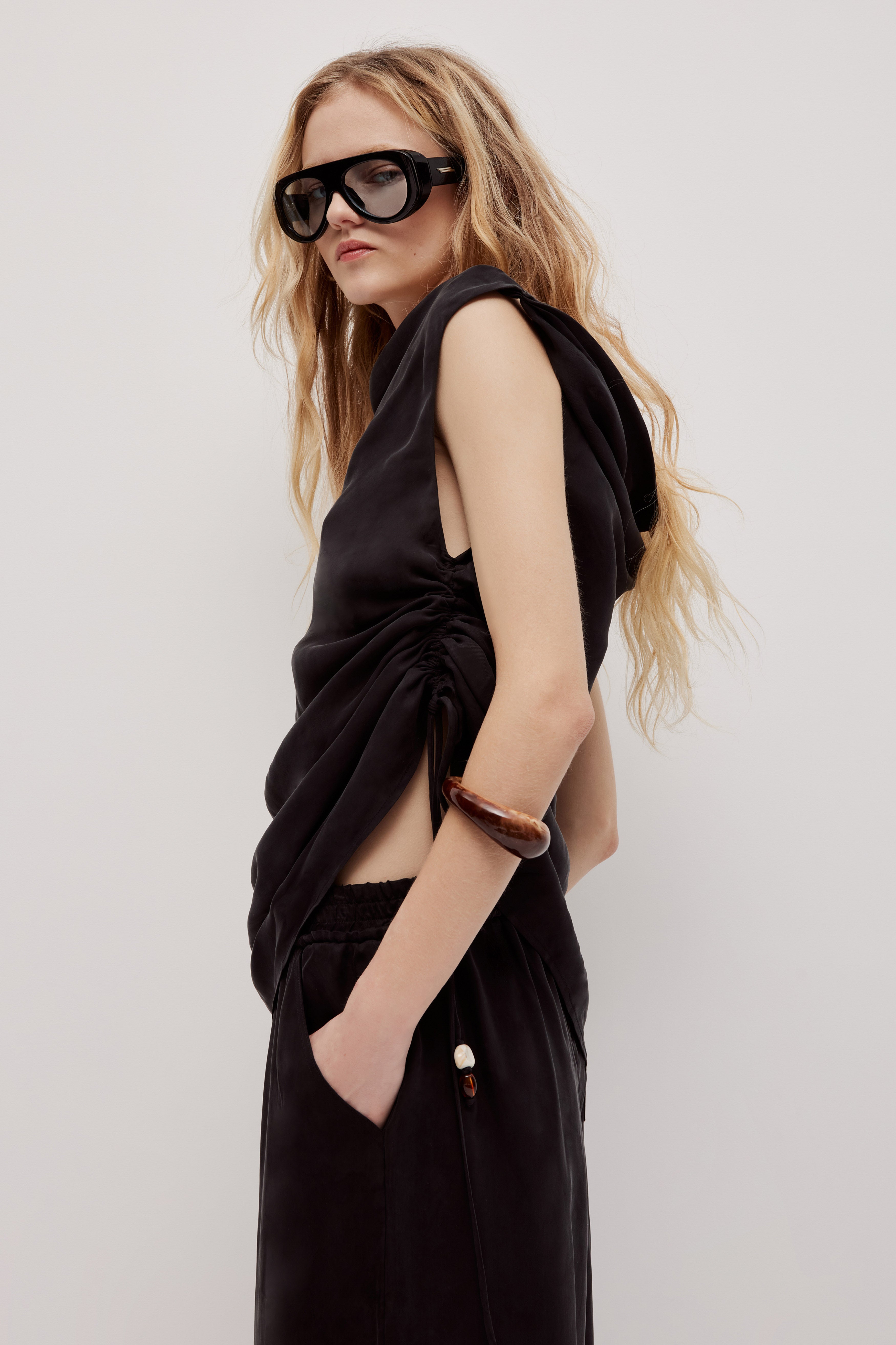 262AS1024_BLK_4_1758861776