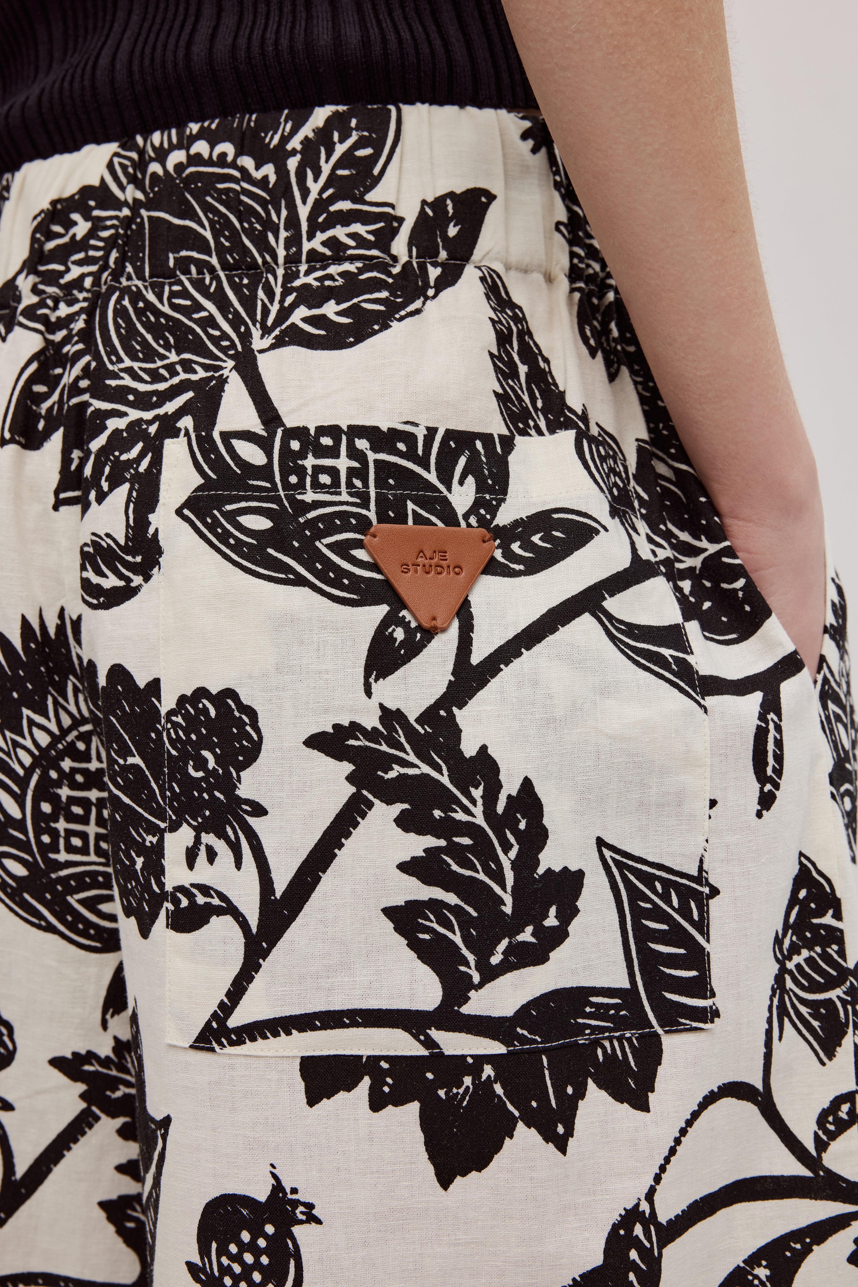 262AS3001_BLK-CHNTRA_6_1759279380