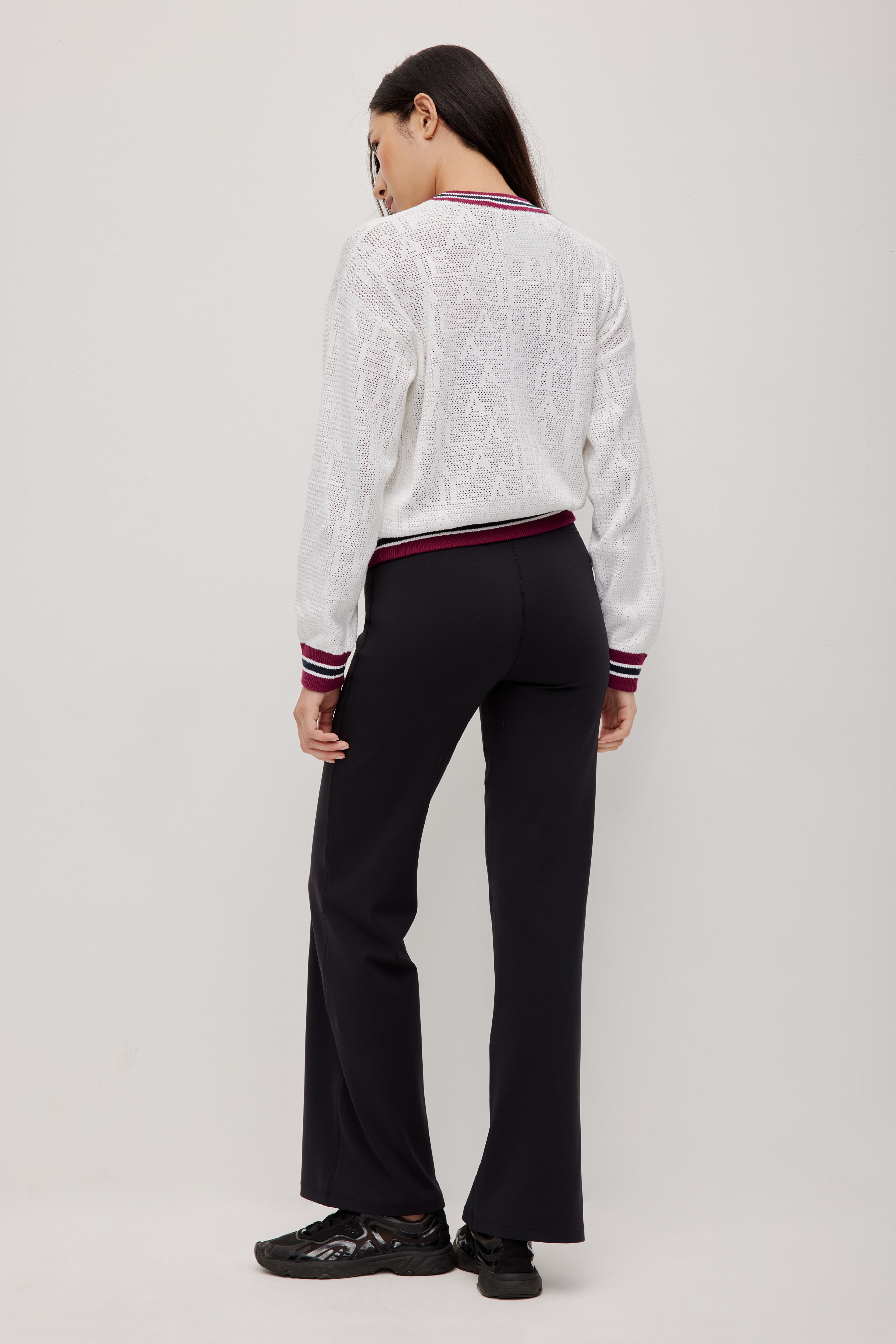 263AA1008_IVRY_8_1769637897