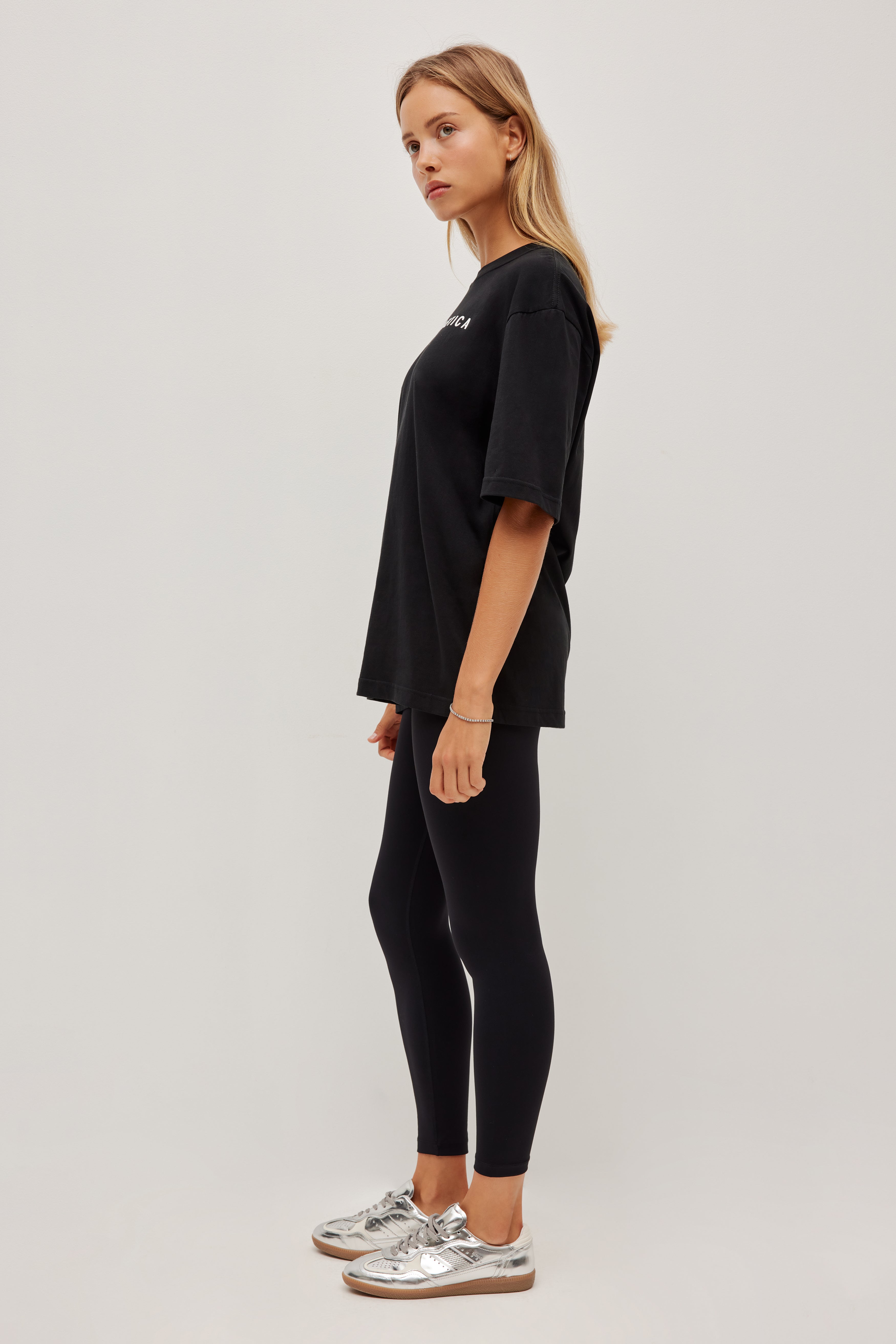 263AA1037_BLK_12_1768971450