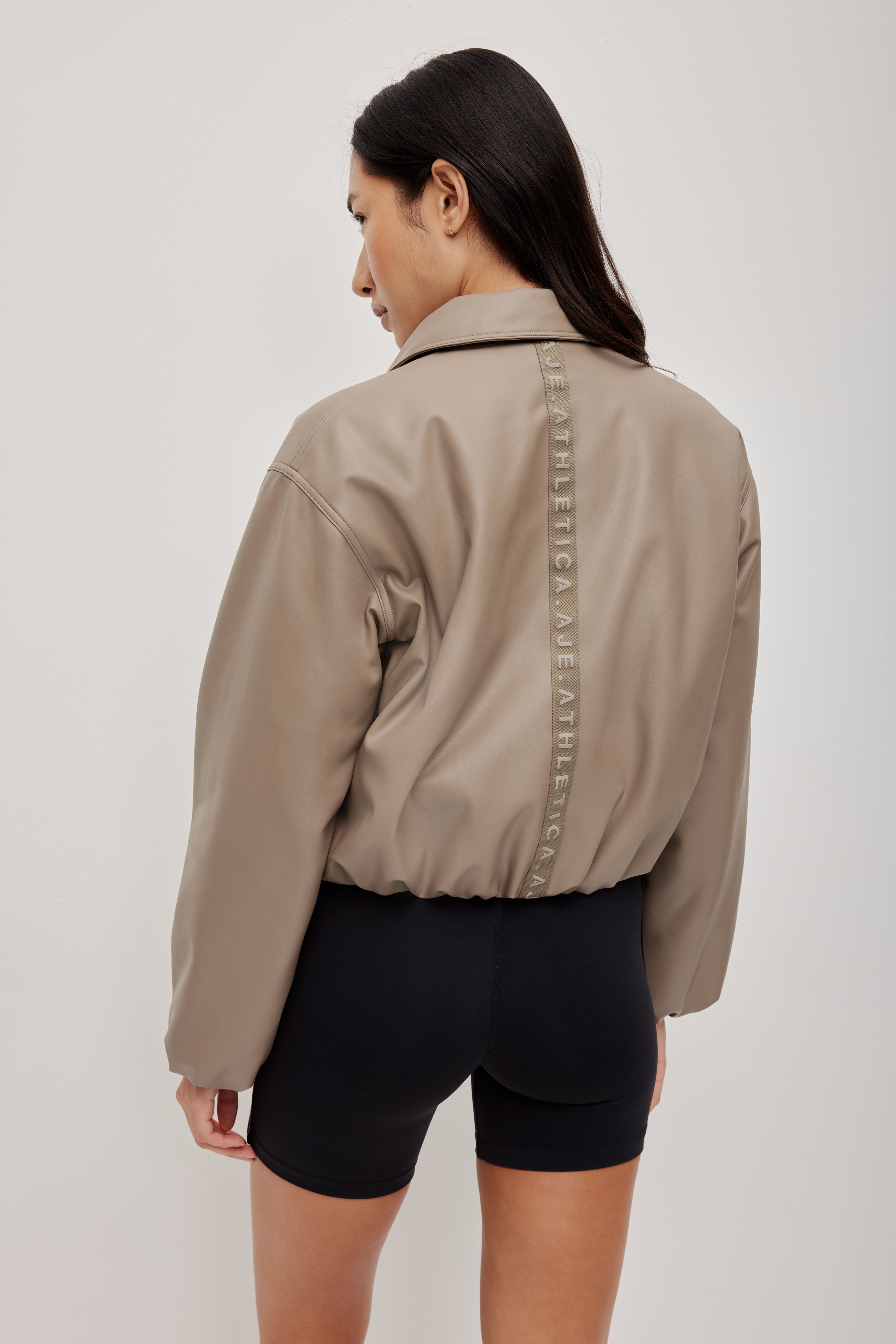 263AA2005_MSHRM_7_1771299573