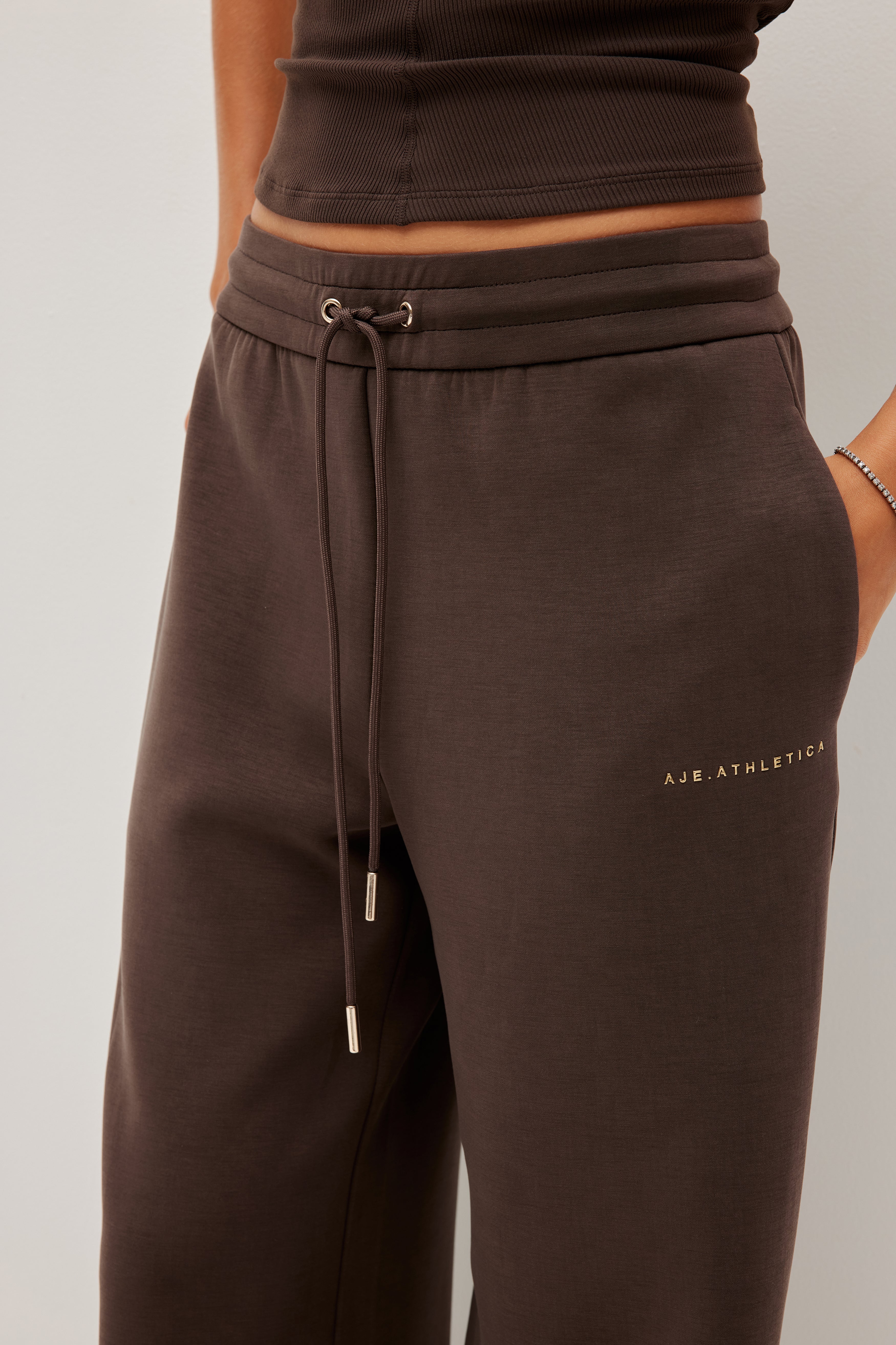 263AA3021_CHOC_4_1768970128