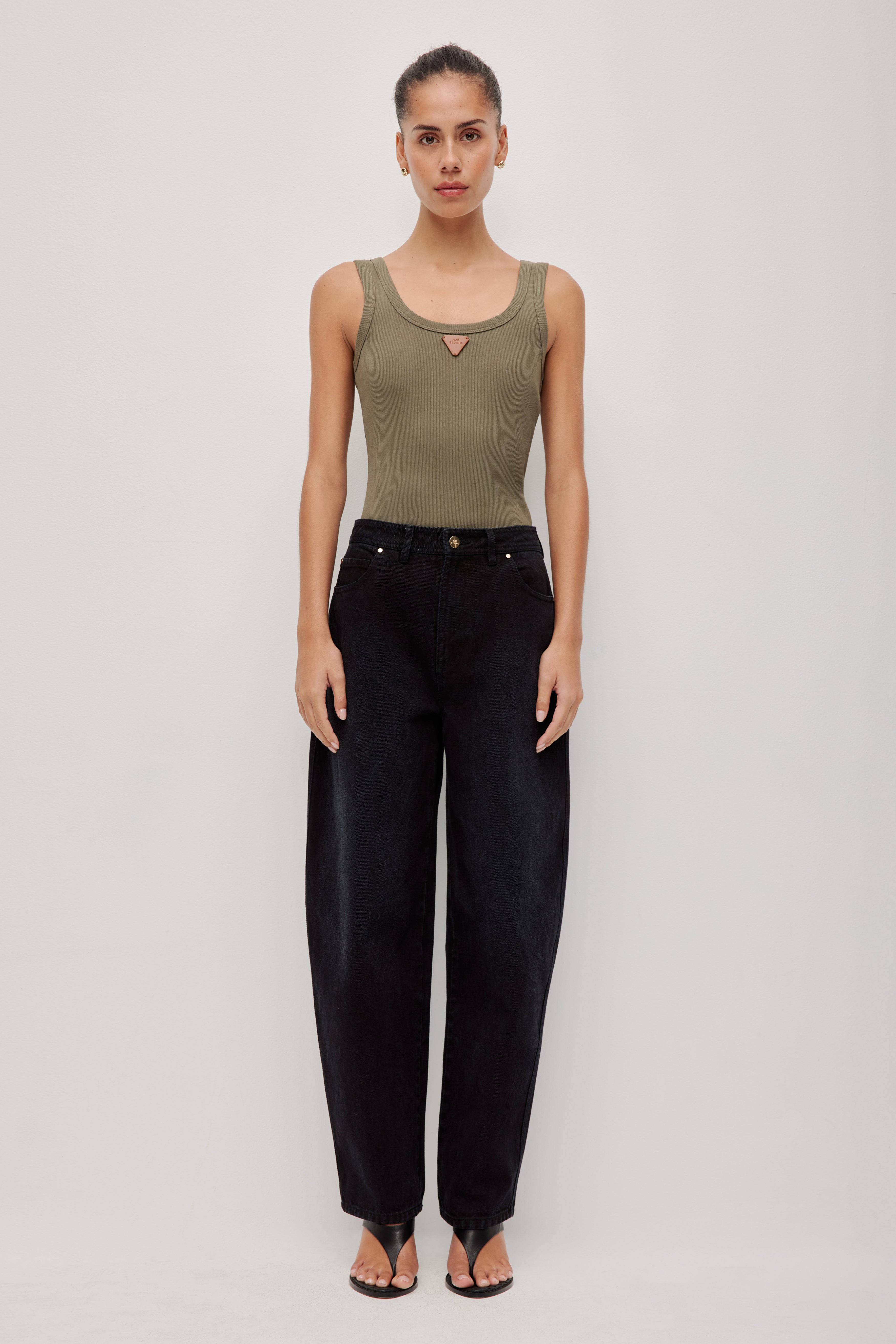 263AS3016_BLK_2369_1771286952