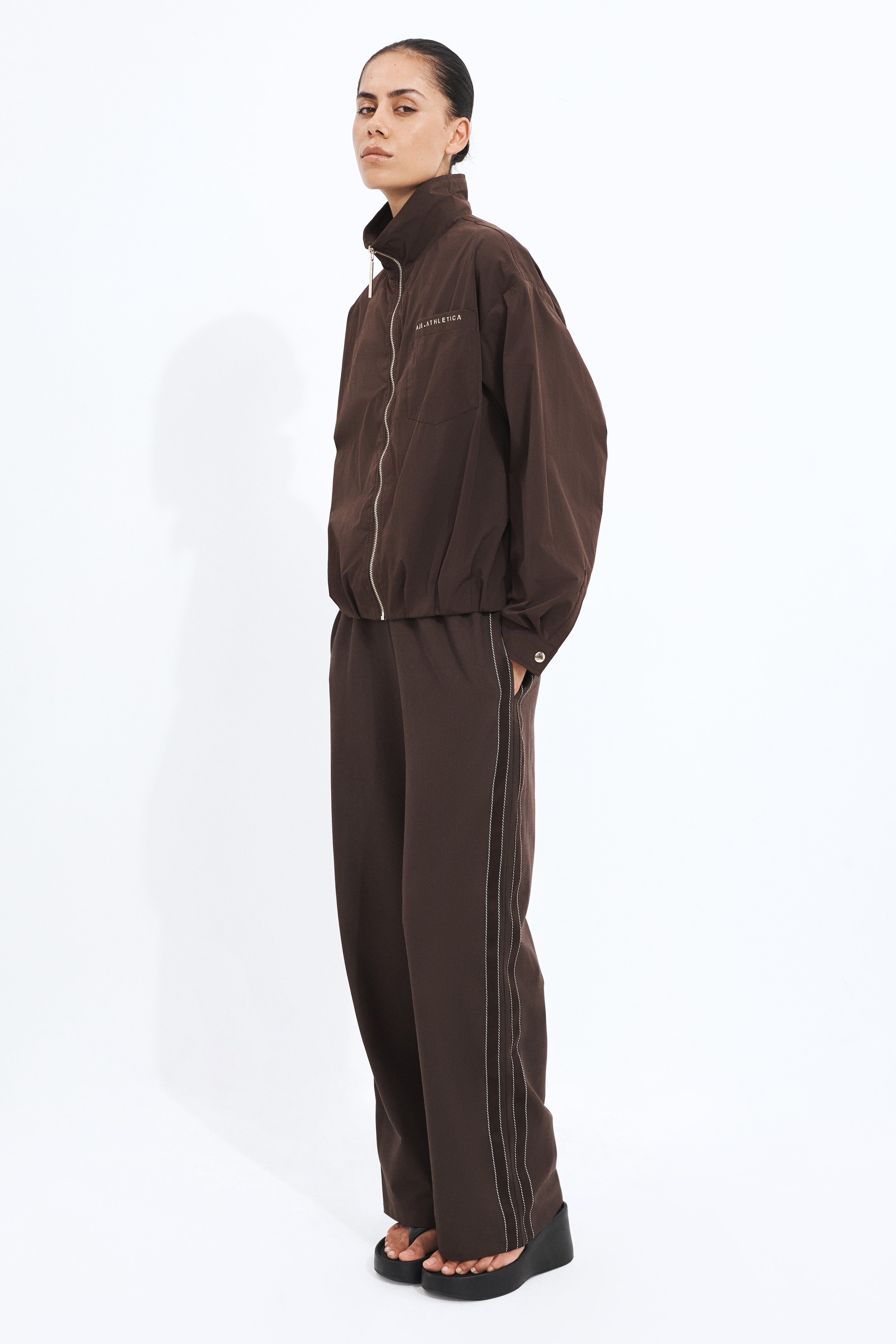 264AA1017_CHOC_5_1776999086