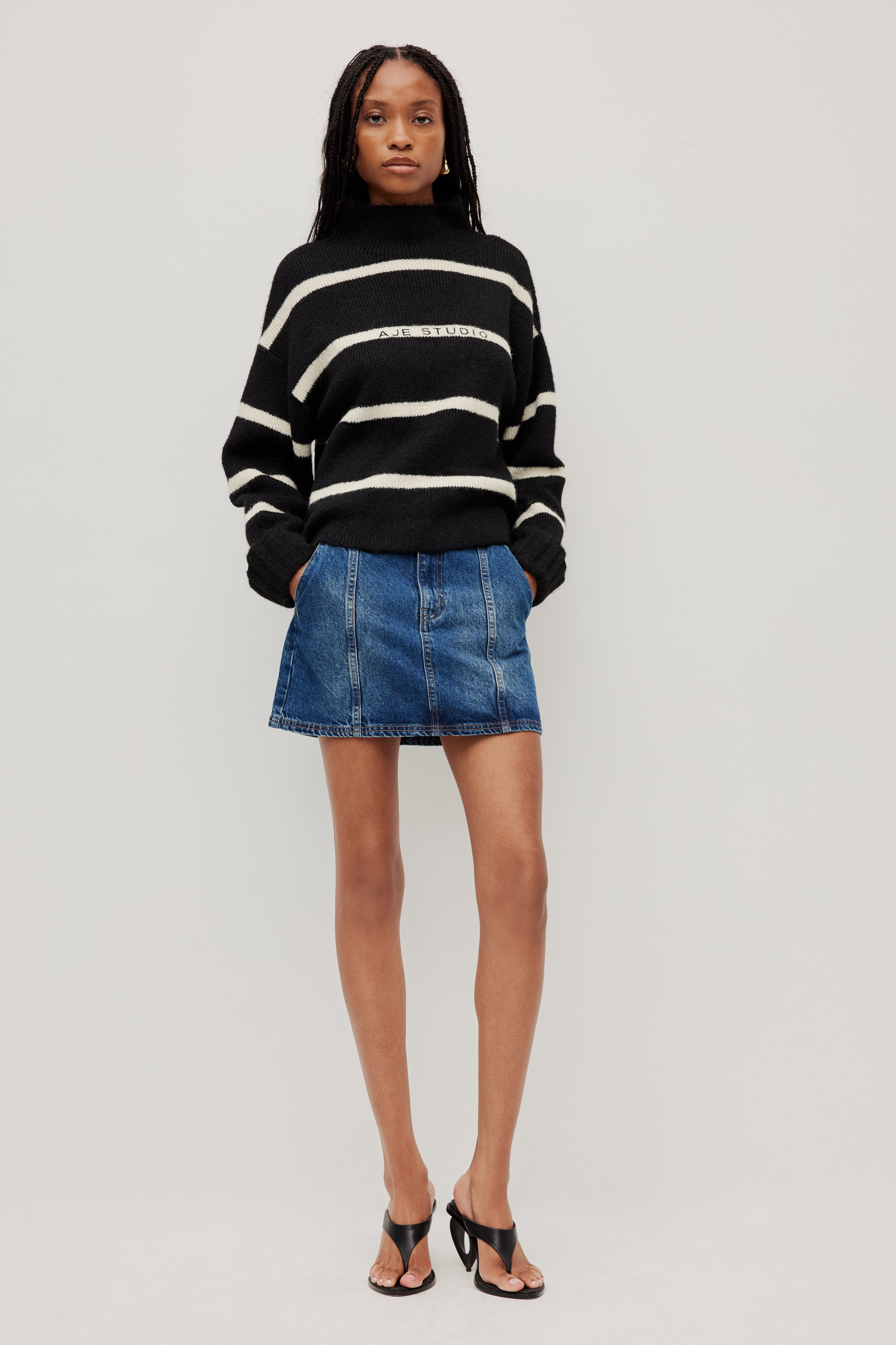 264AS1002_BLACK-STRIPE_1_1774393640
