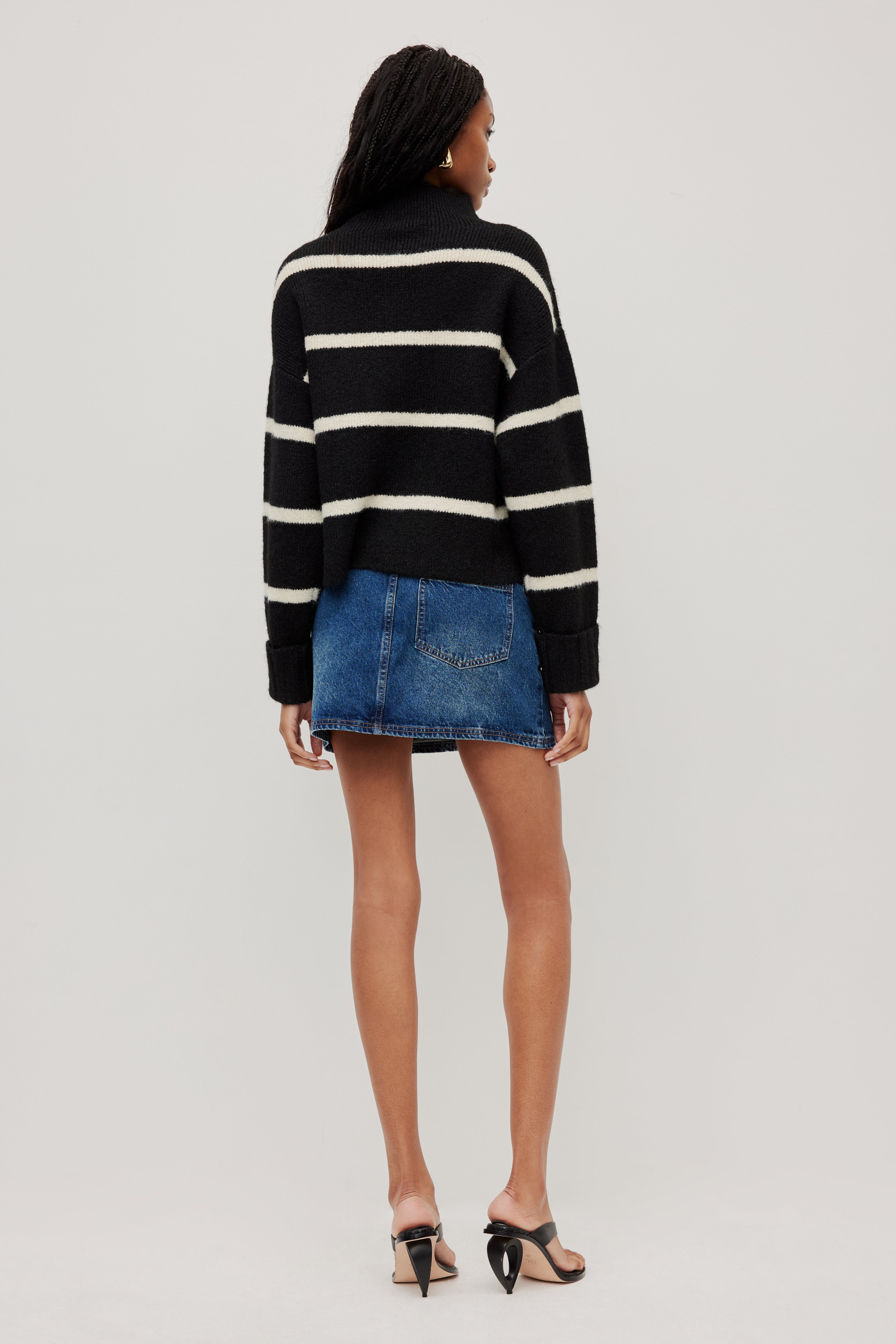 264AS1002_BLACK-STRIPE_6_1774393677