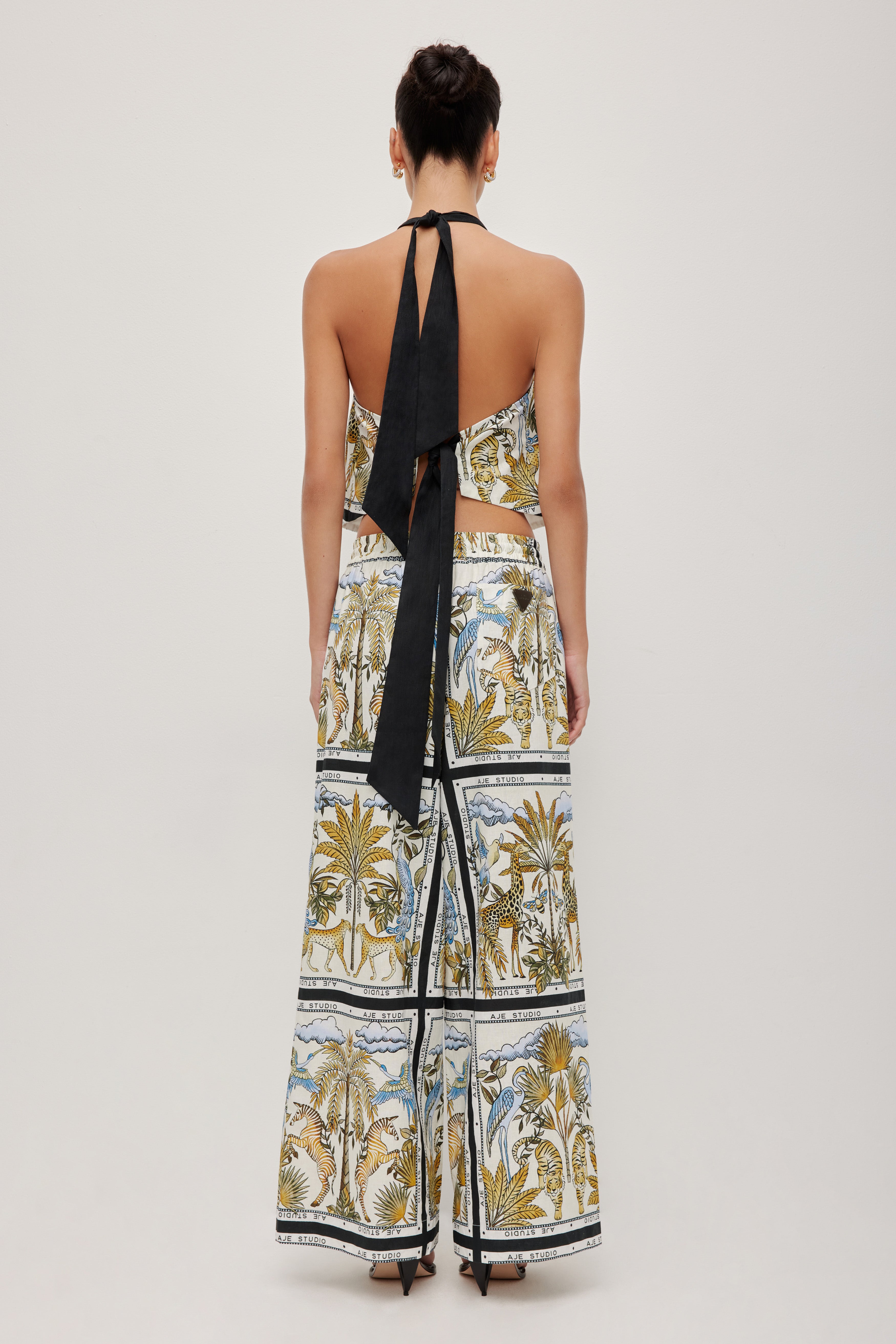 264AS3004_JNGL-PRT_6_1770854275