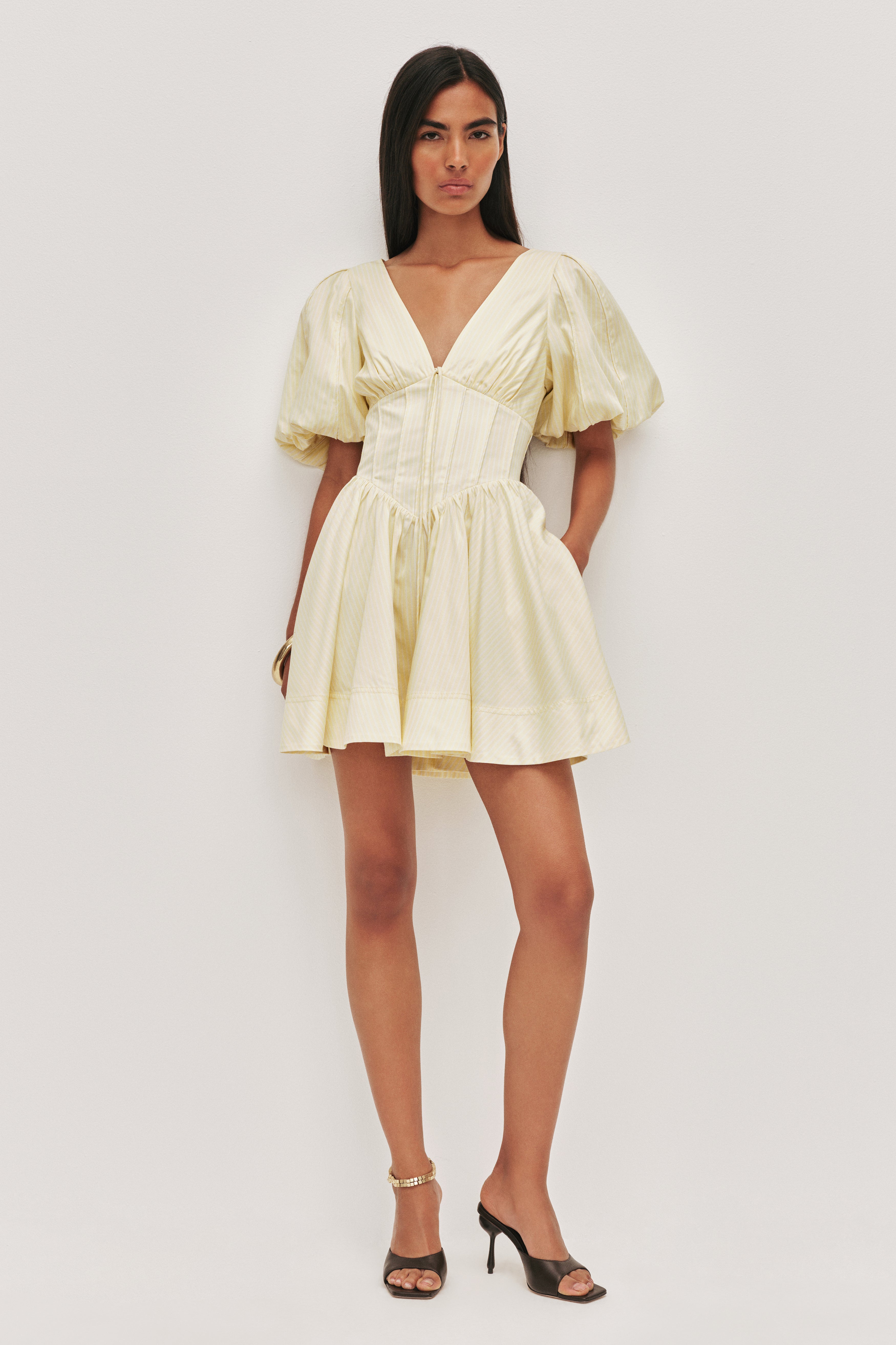 26CR5632_MU-SOLE_1_1766982809