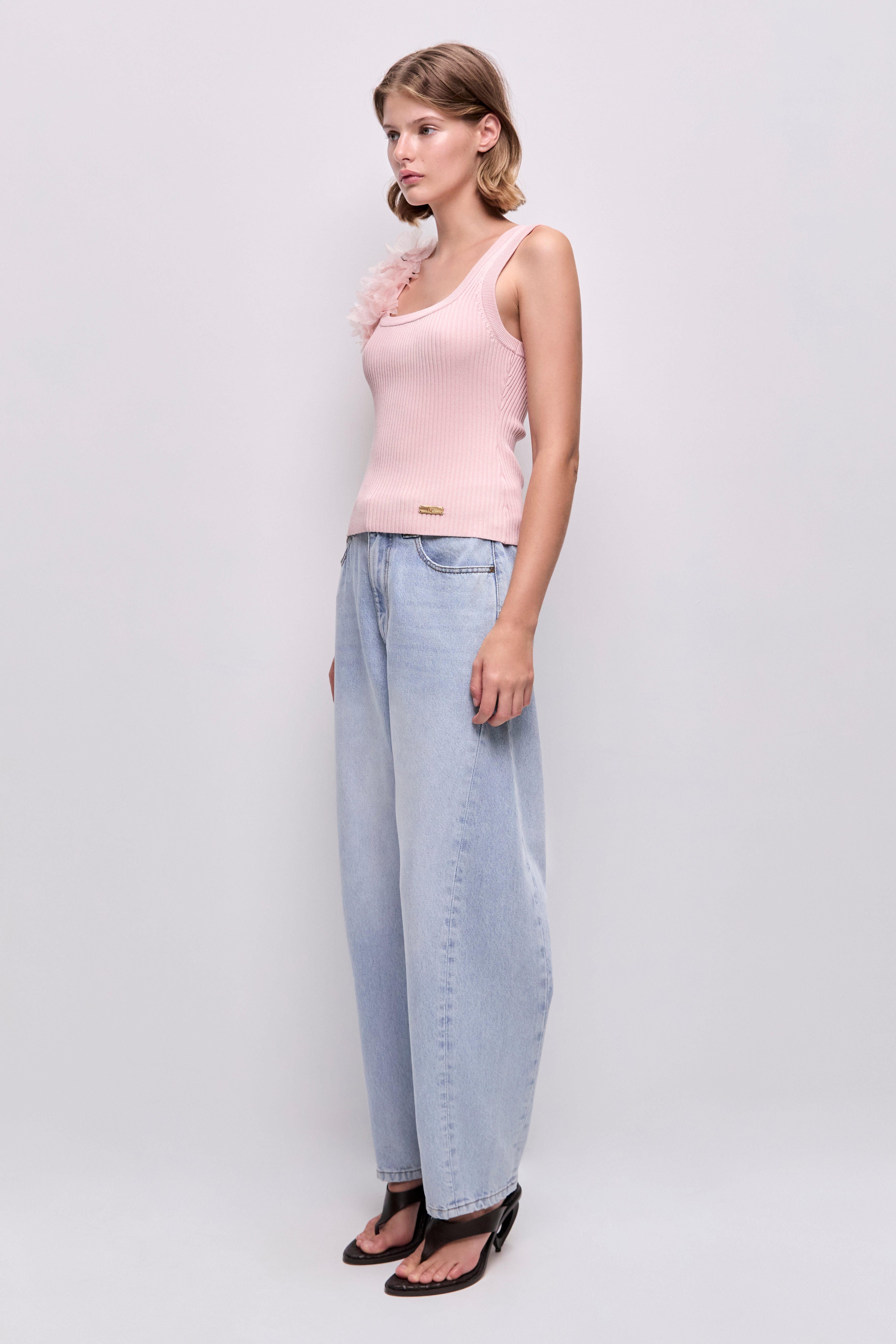 26PF1560_TA-BL_5_1773876457