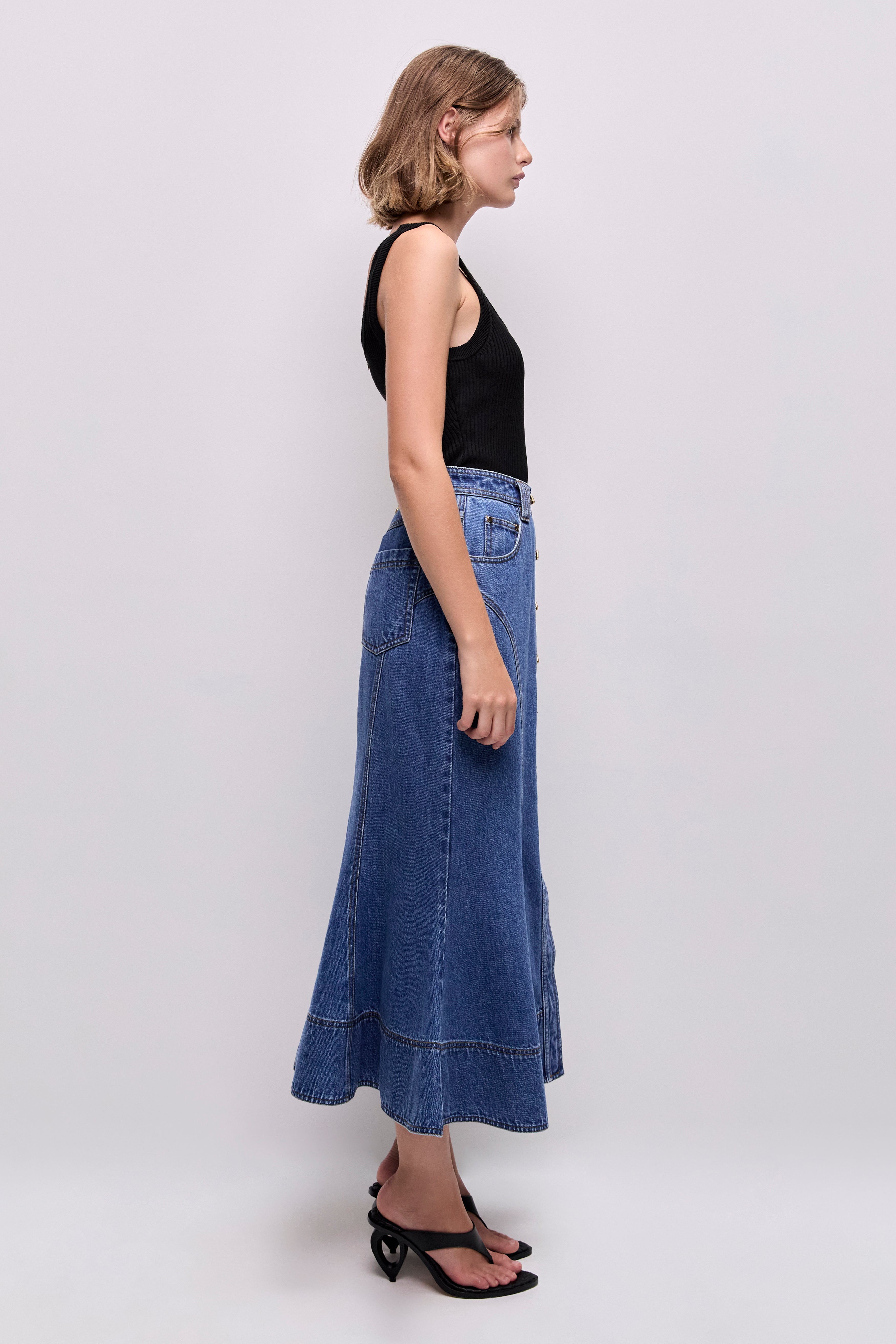 26PF4086_MID-WH-BLU_6_1773877765