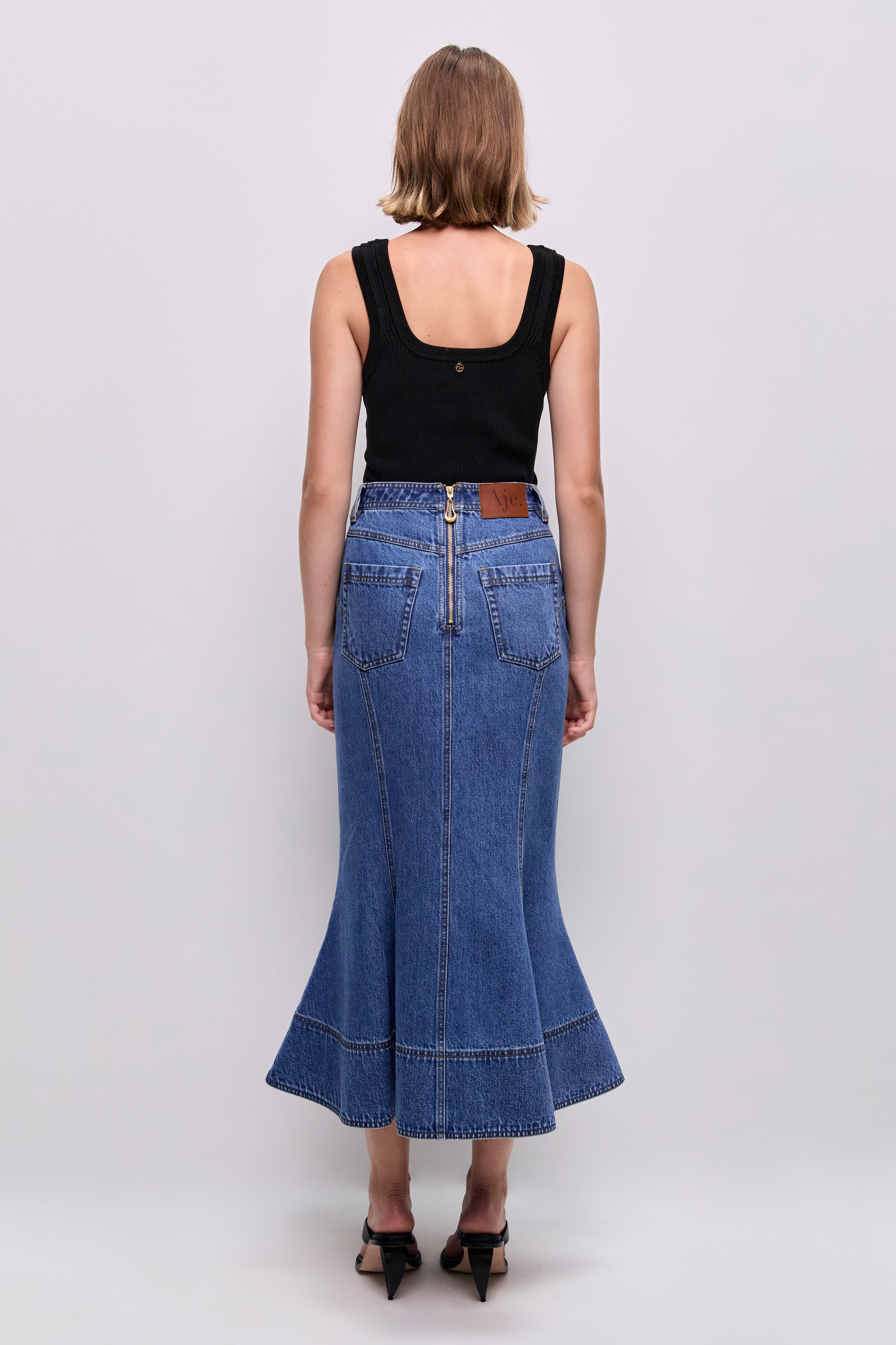 26PF4086_MID-WH-BLU_7_1773877745
