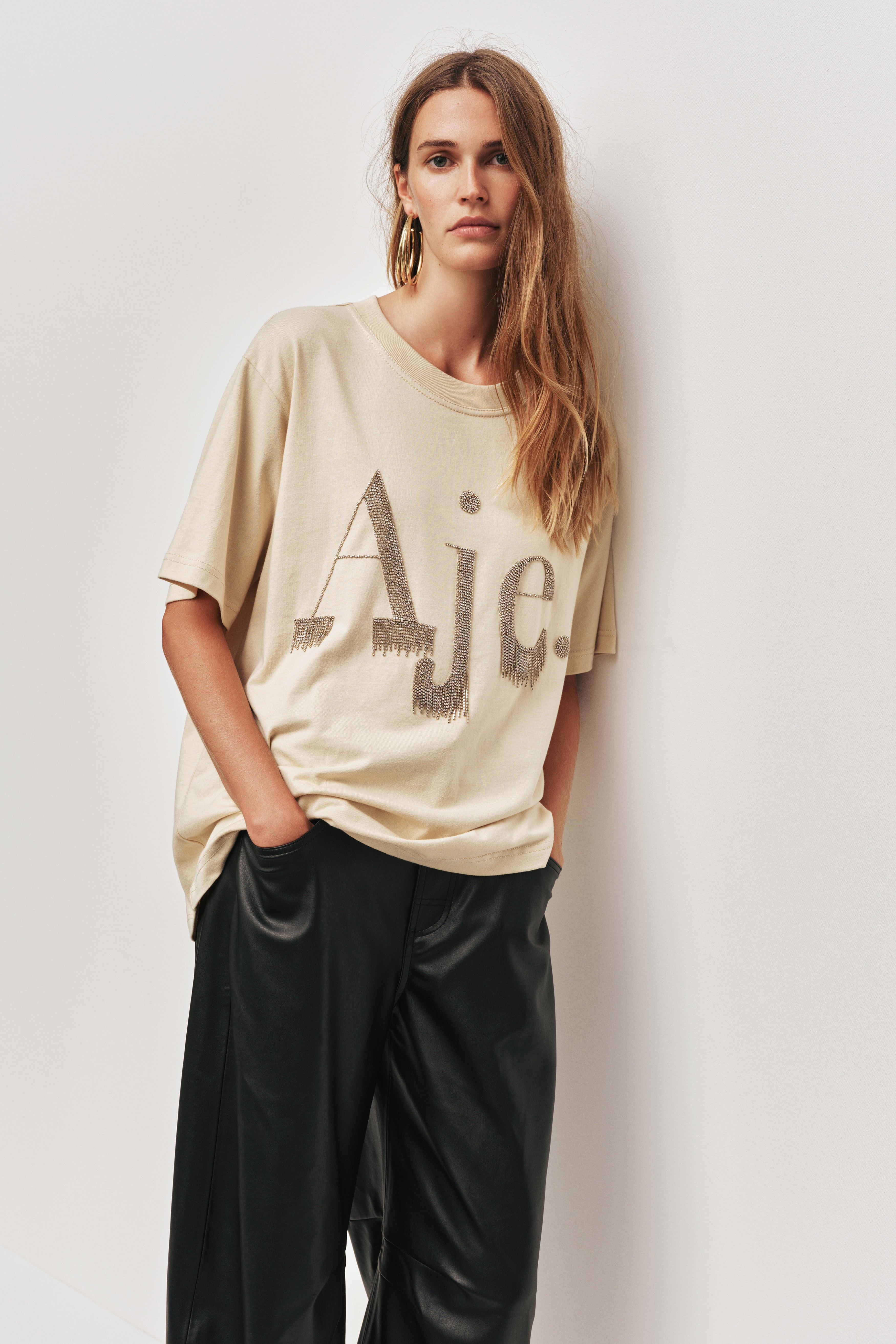 26RE1068_SANDSHELL_3_1759035112