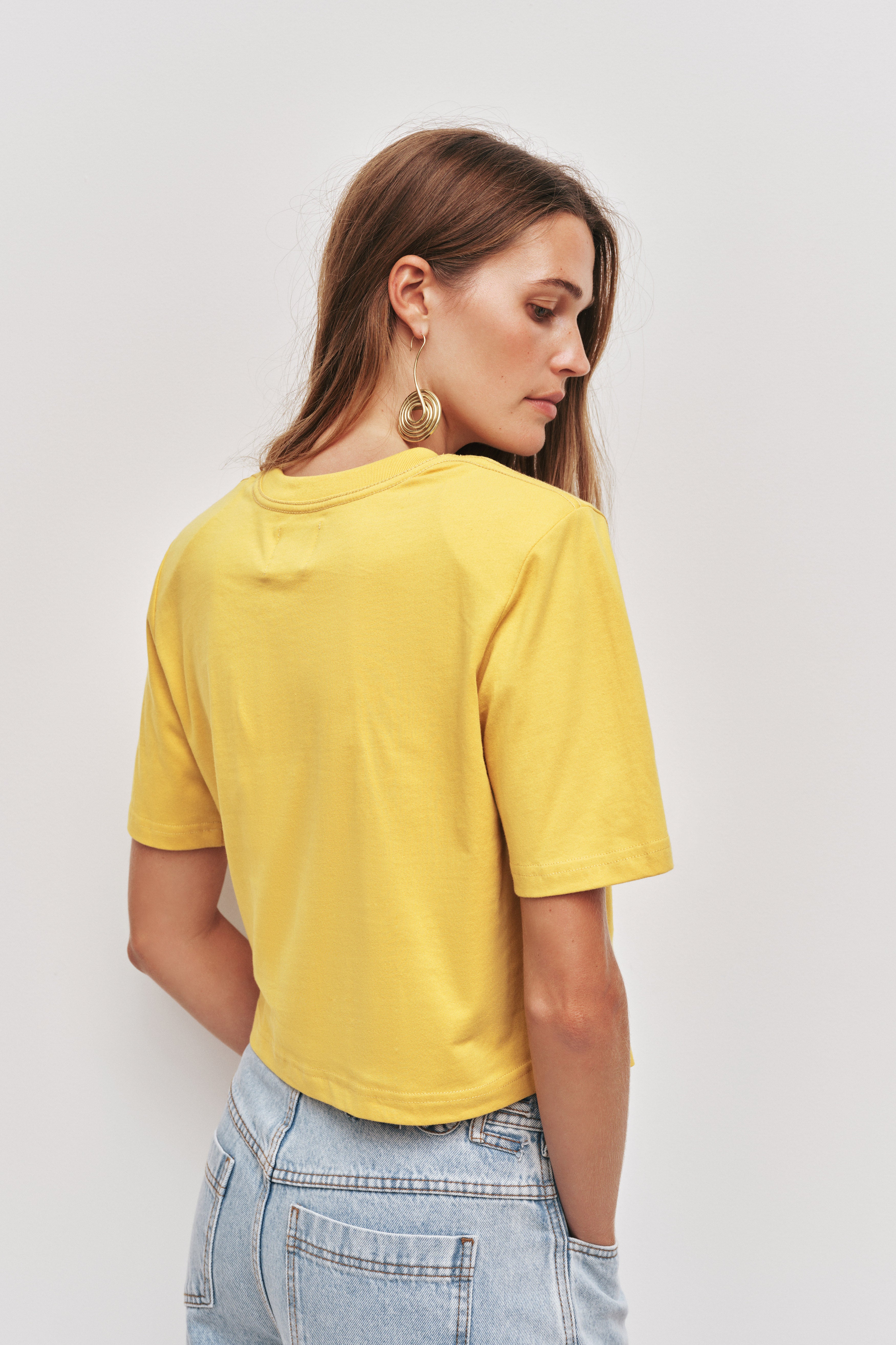 26RE1185_CHTRS-LAVA_4_1759035522