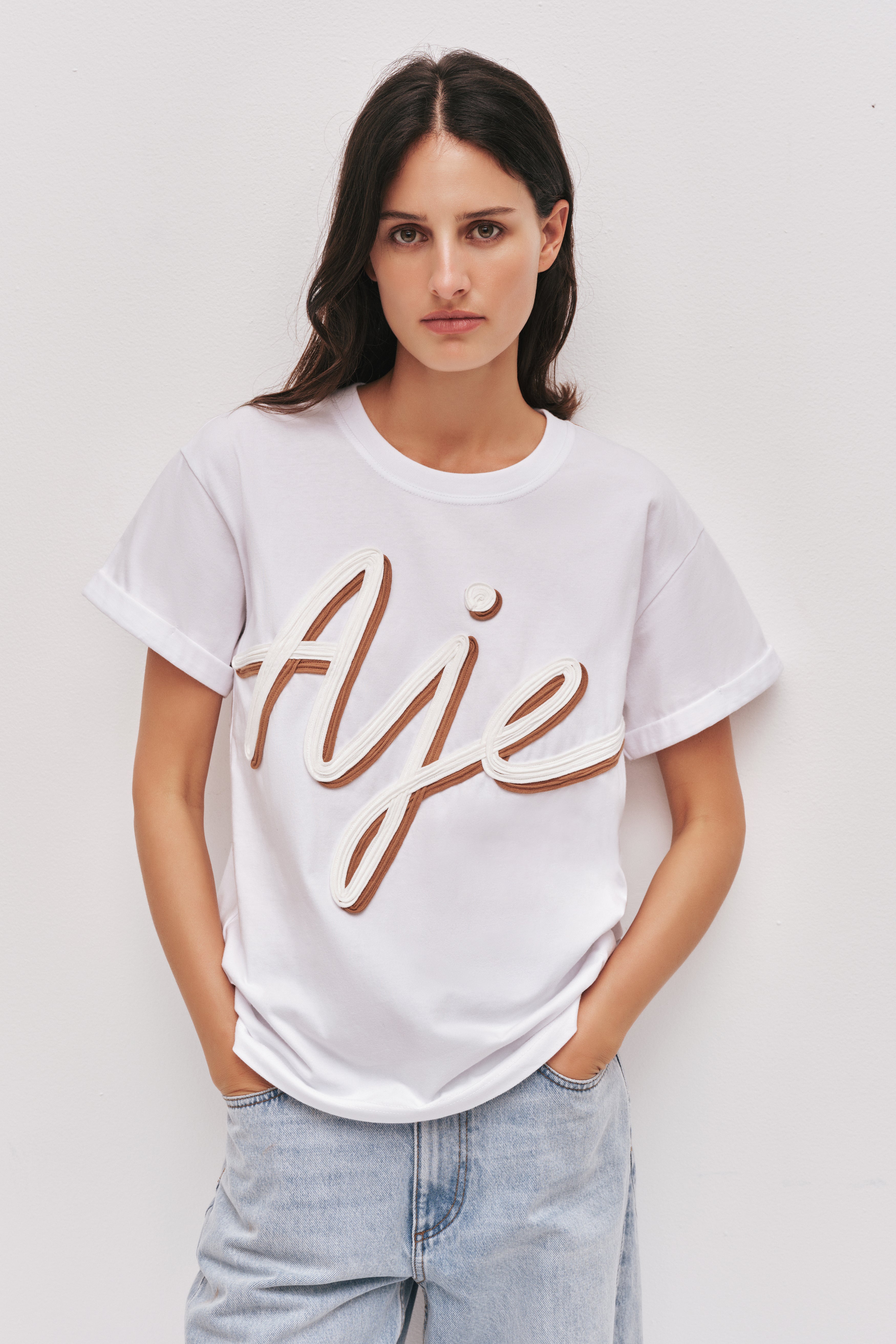 26RE1214_WHT-SND_3_1762927929