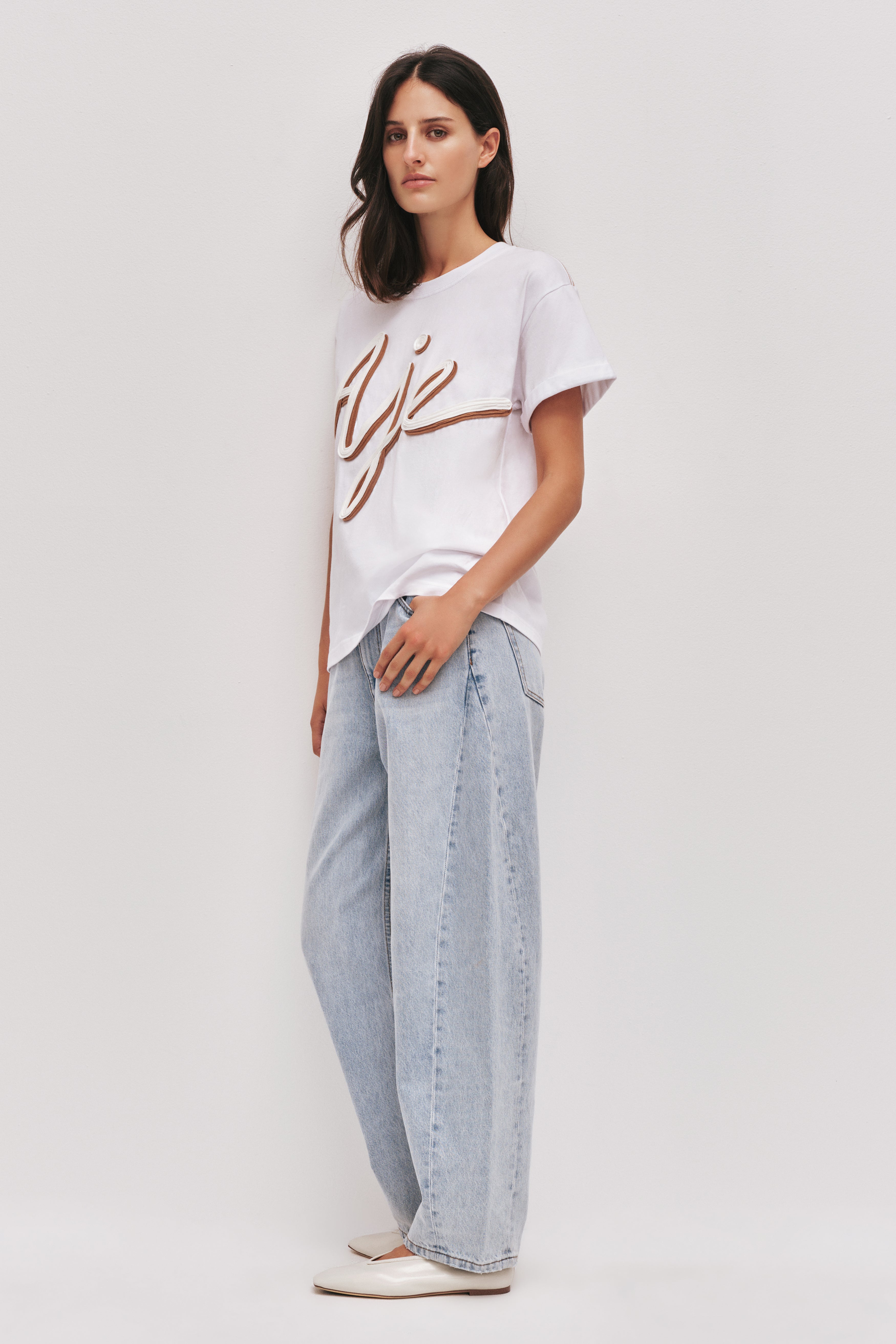 26RE1214_WHT-SND_5_1762927926