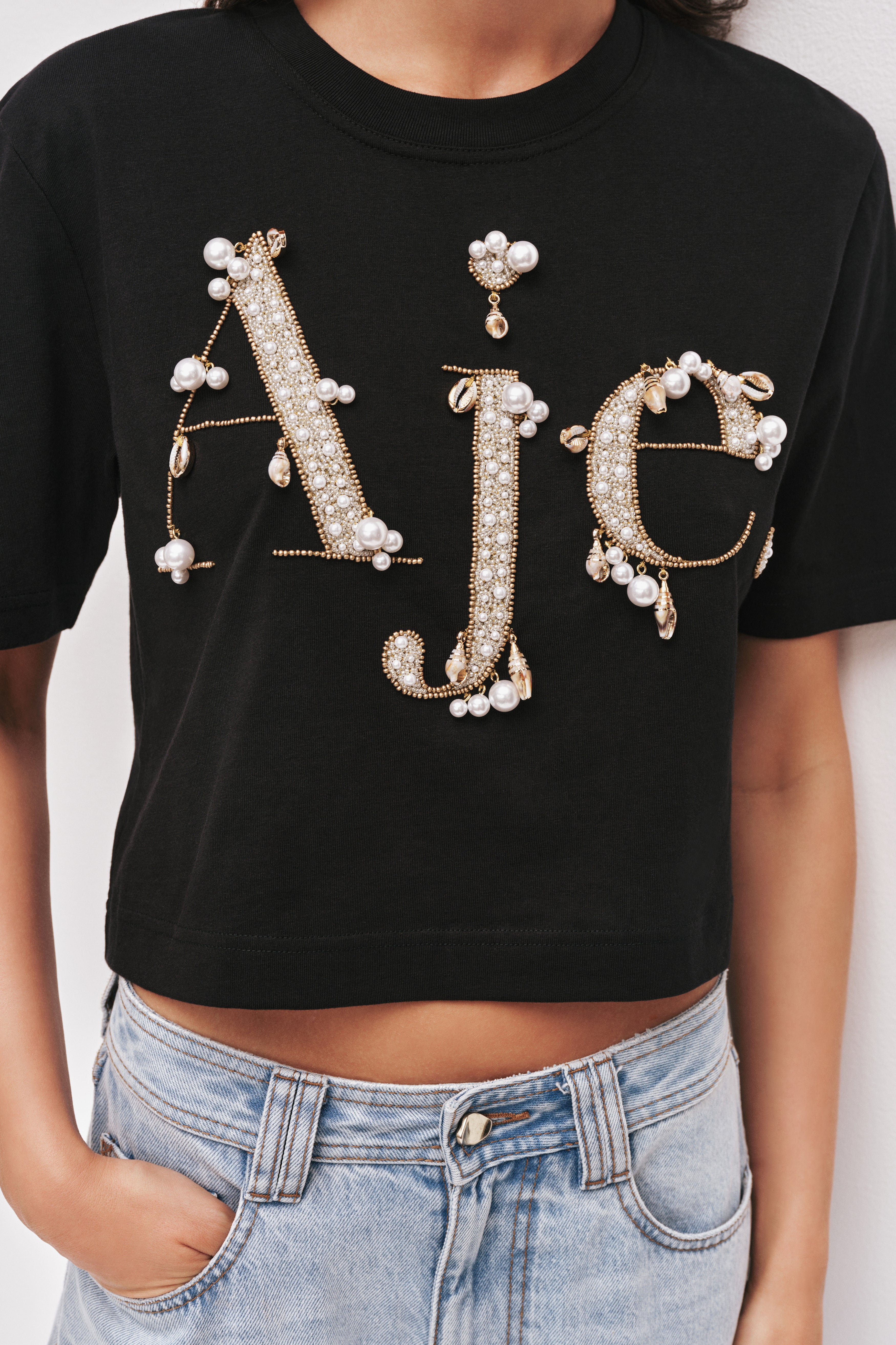 26RE1215_BLK-GLD_4_1762927500