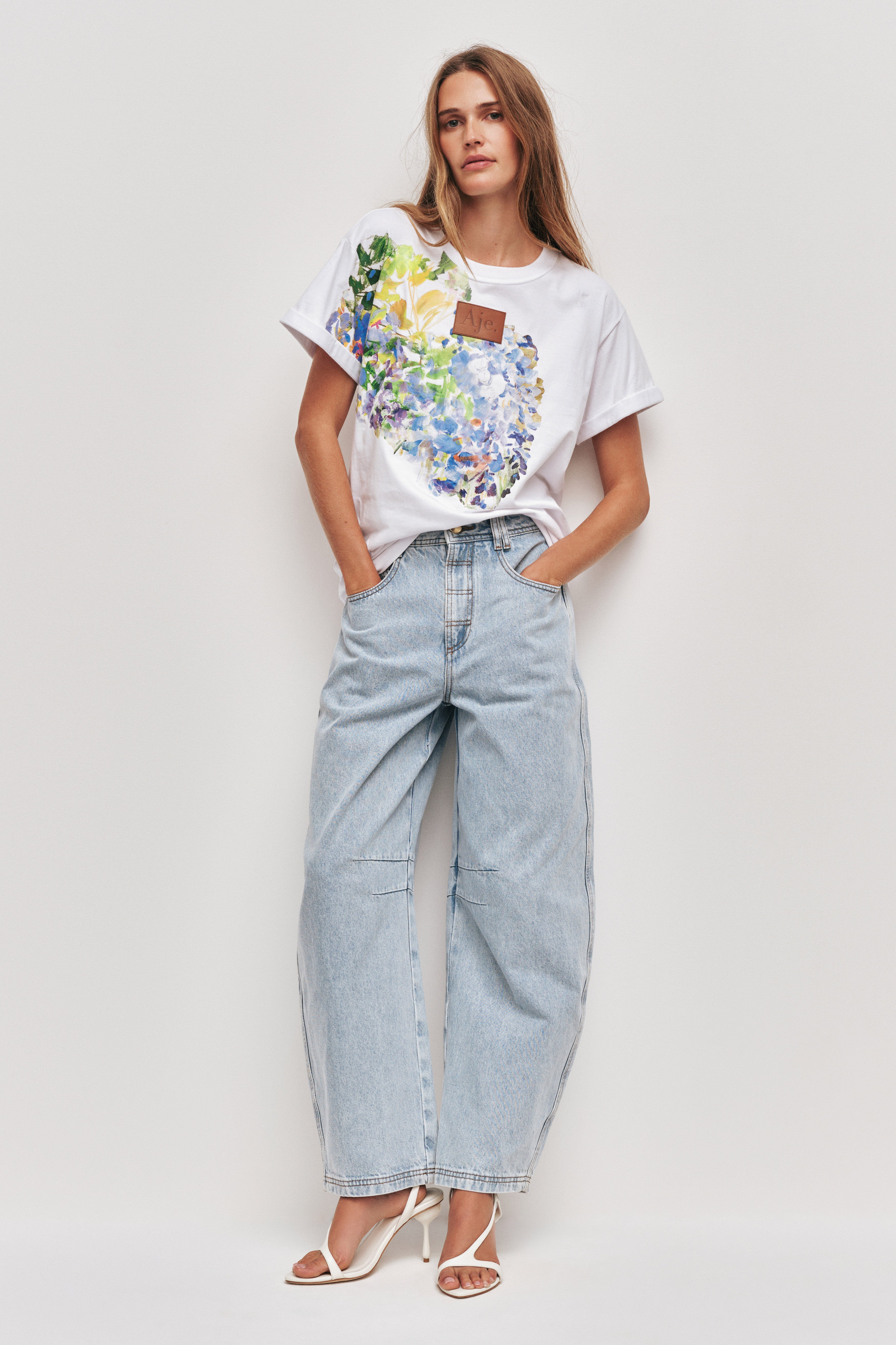 26RE1445_WHT-LAVAD_1_1759035384