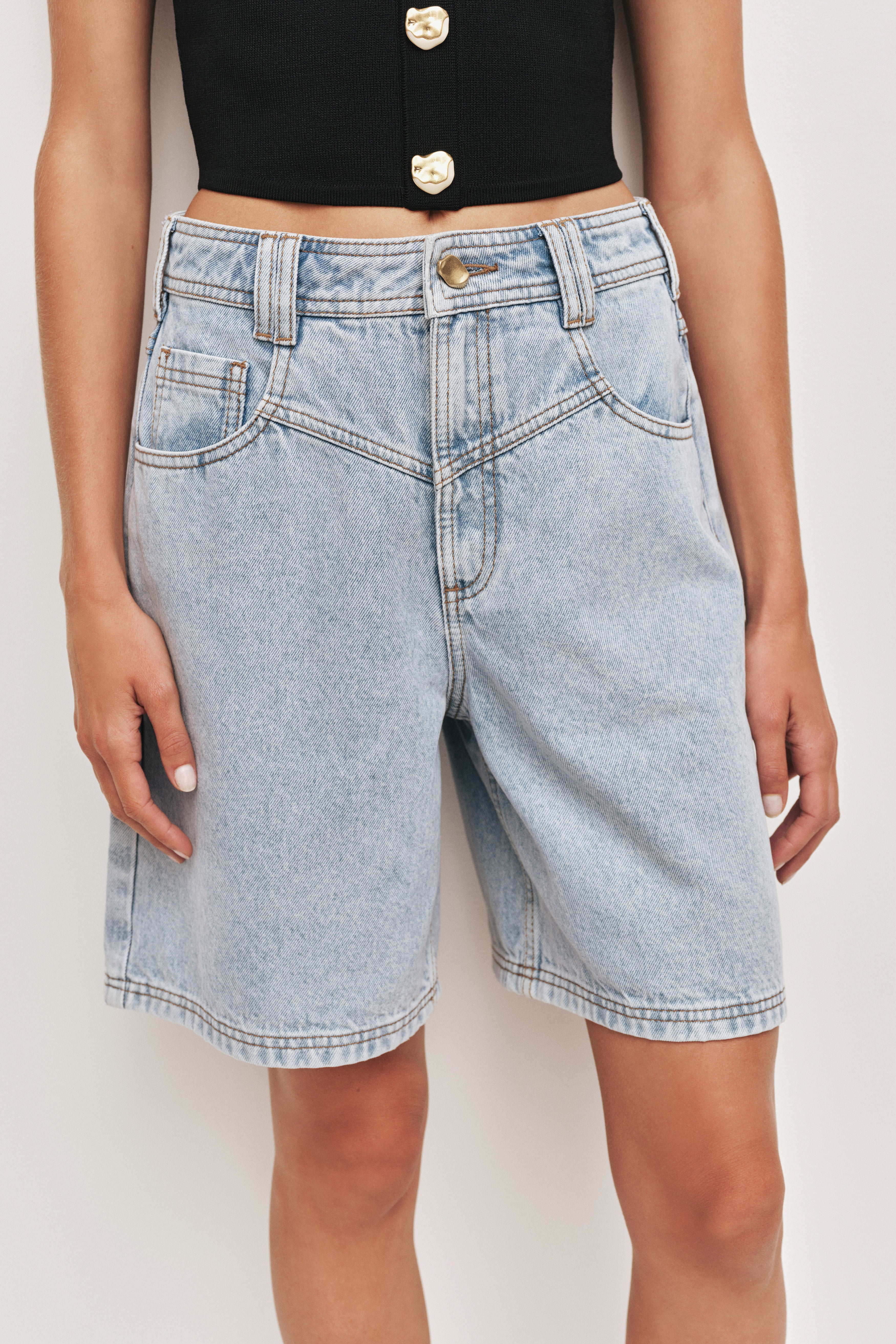 26RE3017_LIGHT-WASH-BLUE_3_1760659809