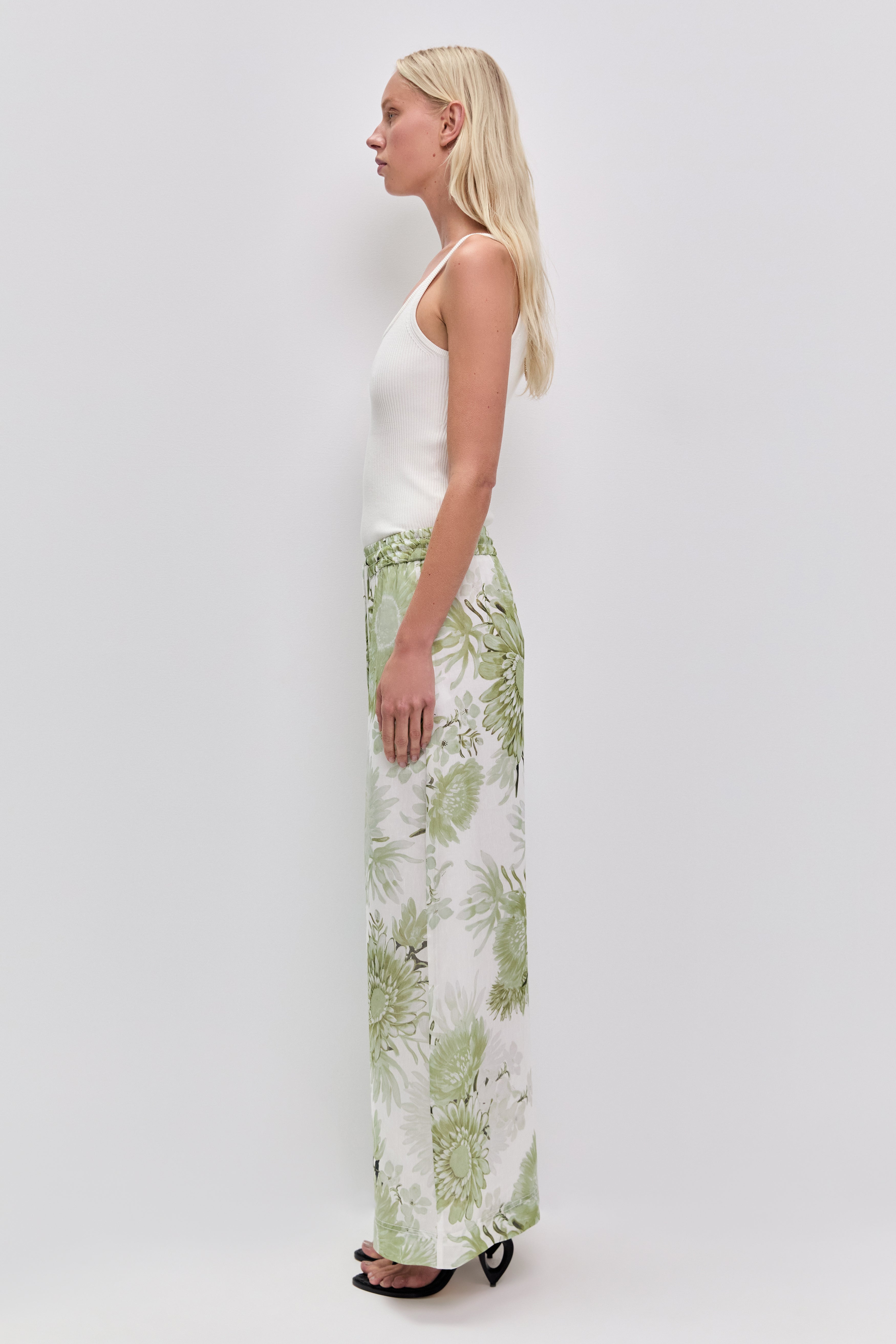 26RE3062_OLI-NA-FL_4_1771467041