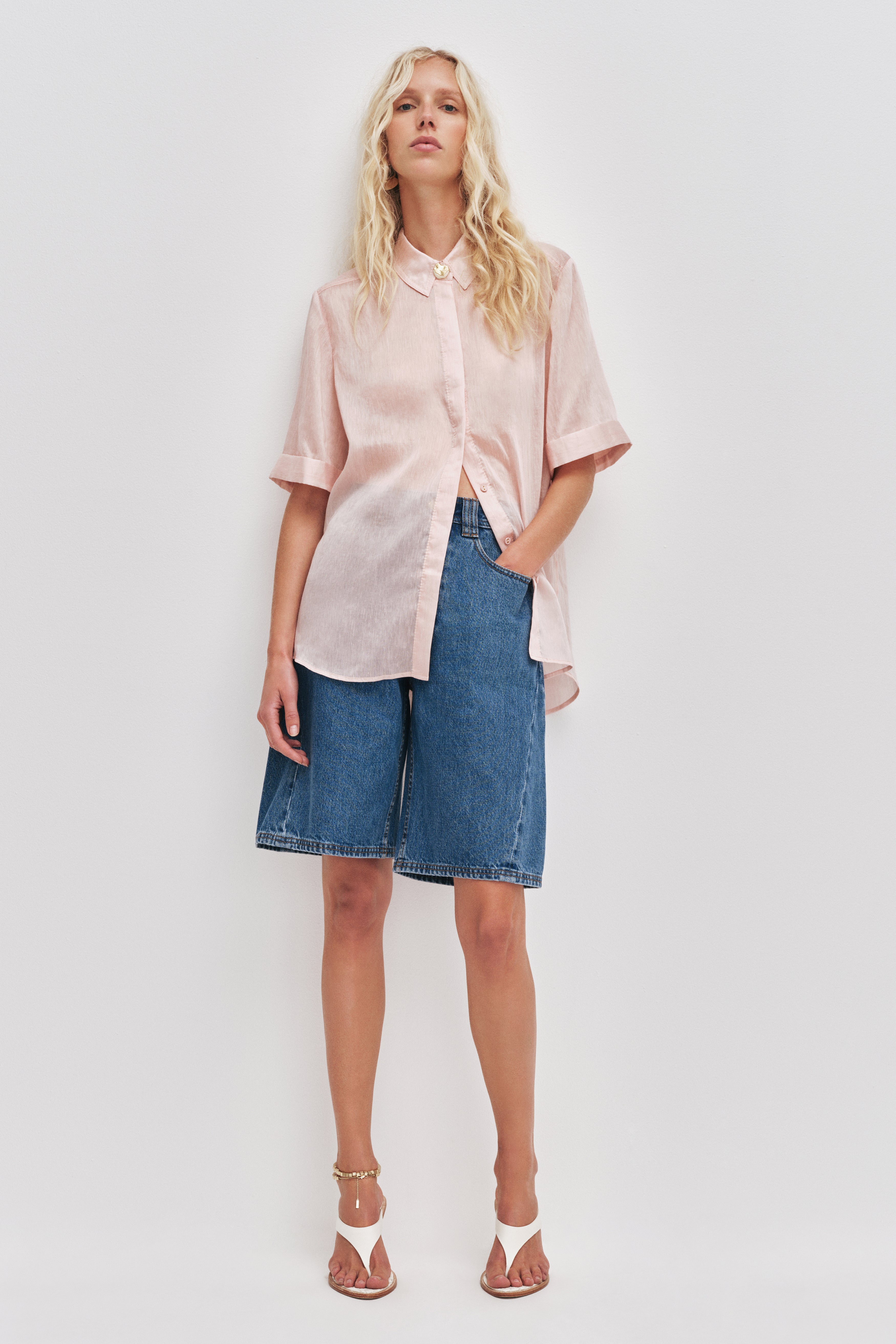 26RE3185_MID-WH-BLU_1_1765320621