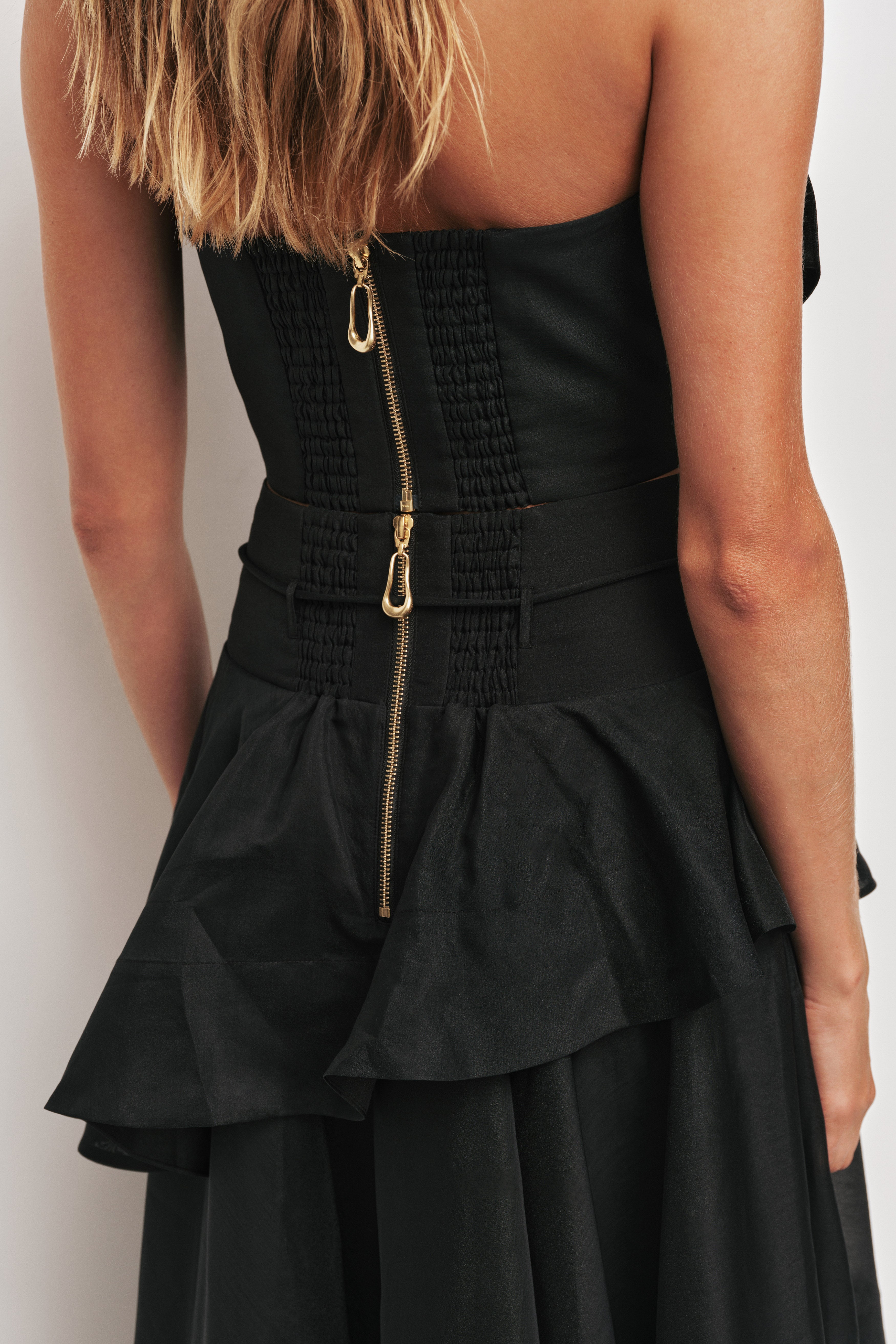 26RE4070_BLK_6_1759197727