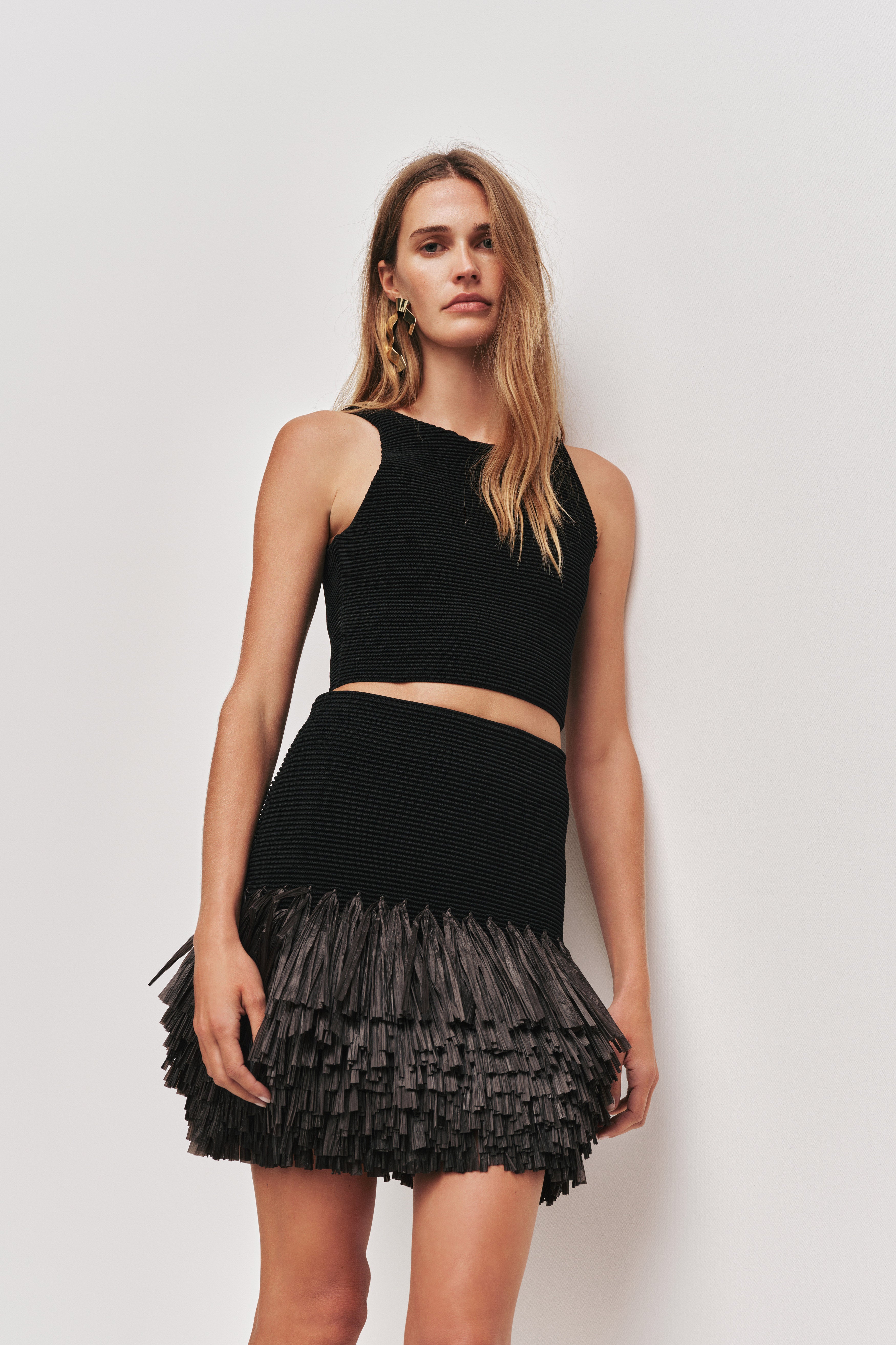 26RE4071_BLK_3_1759032806