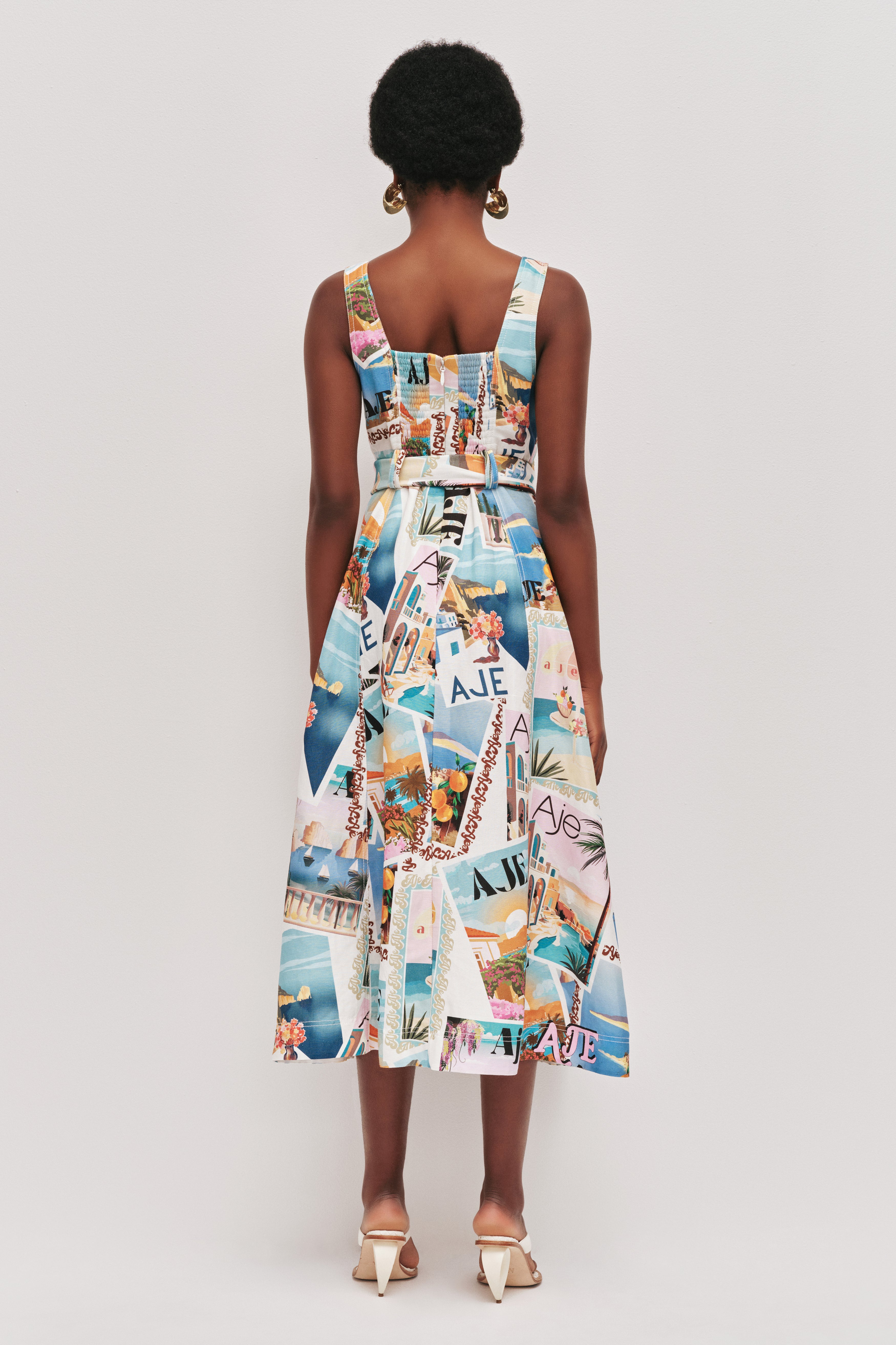 26RE5072_POSTCARD_6_1762669589