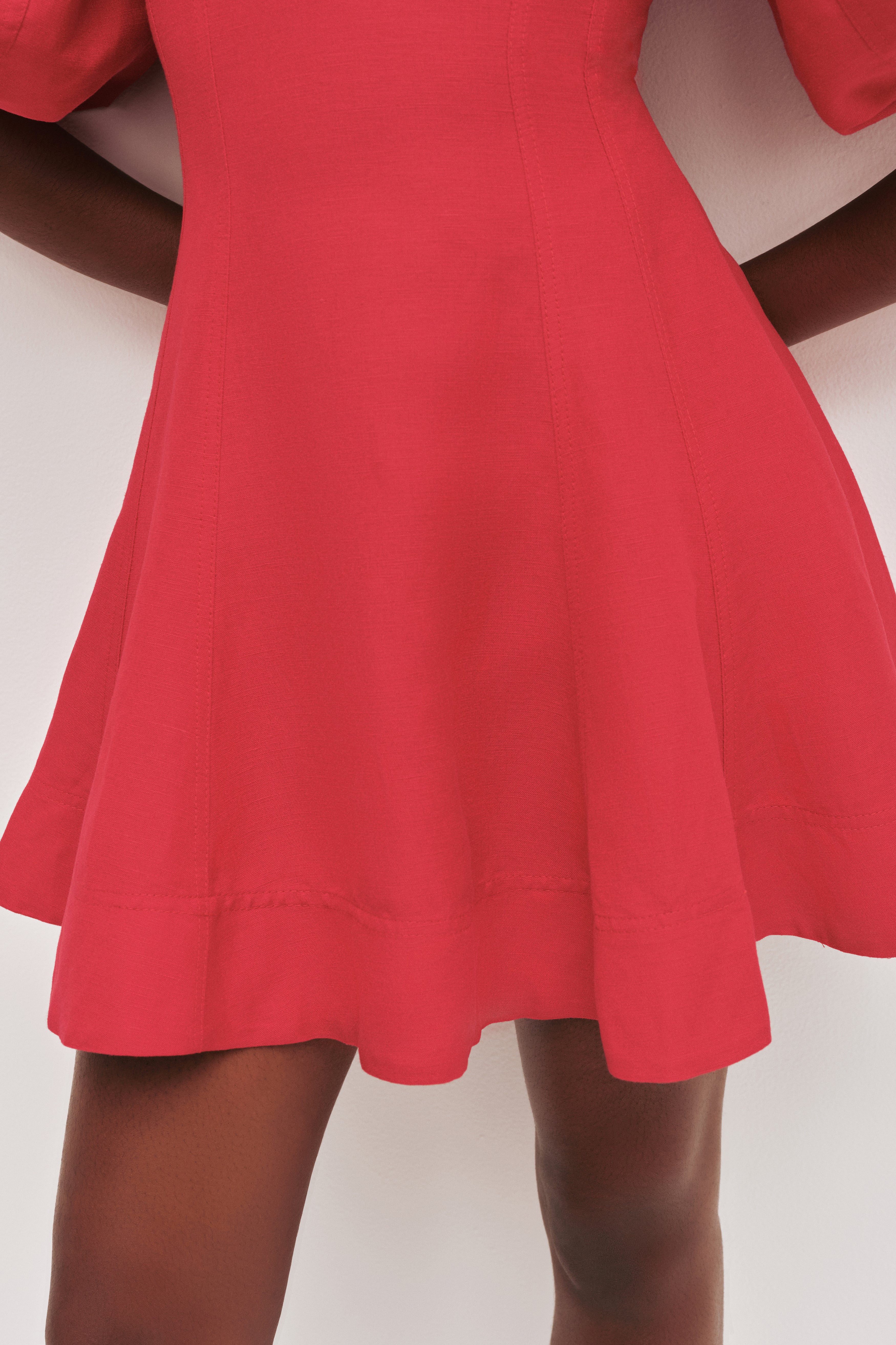 26RE5589_SCAR-RED_6_1764538767